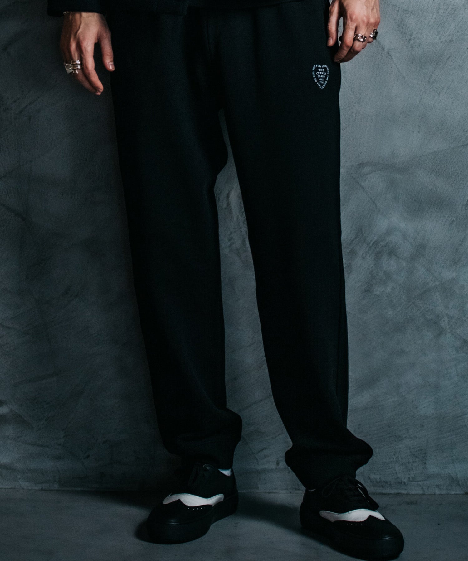 BLACK HEART LOGO SWEAT PANTS