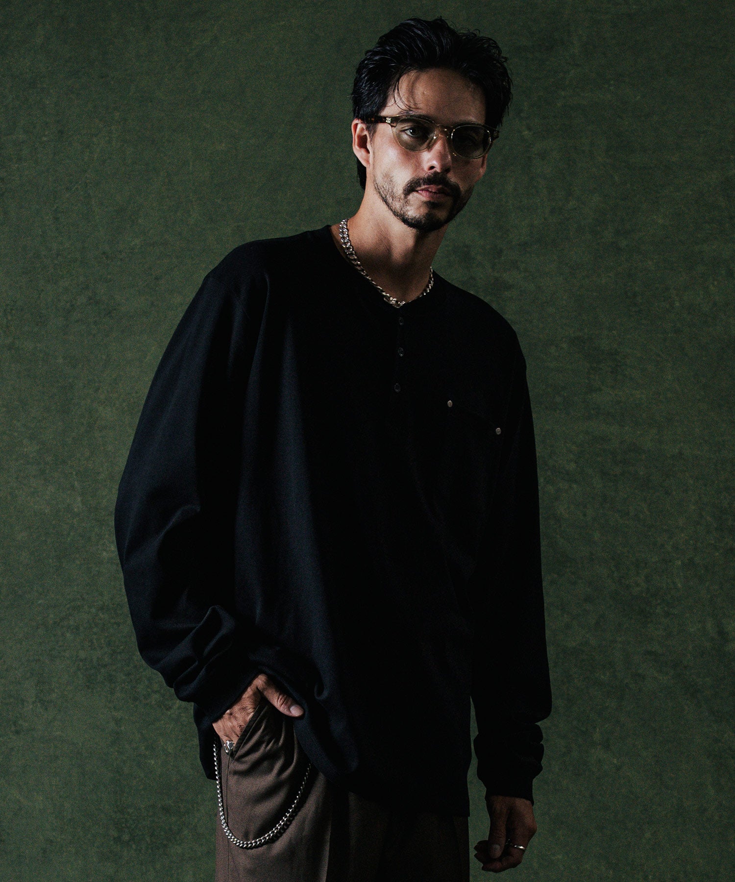 HENLY NECK POCKET LONG SLEEVE T SHIRTS