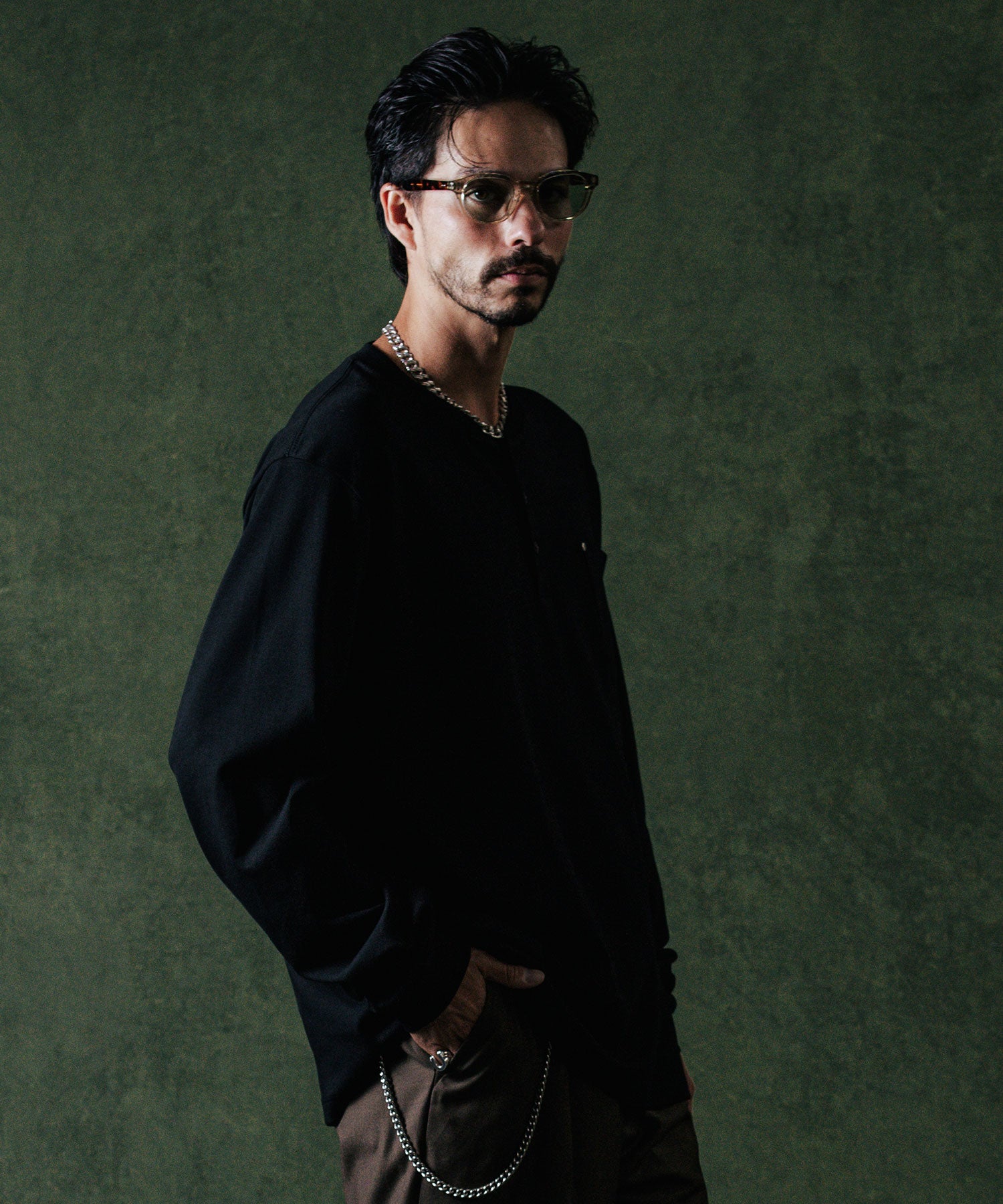 HENLY NECK POCKET LONG SLEEVE T SHIRTS