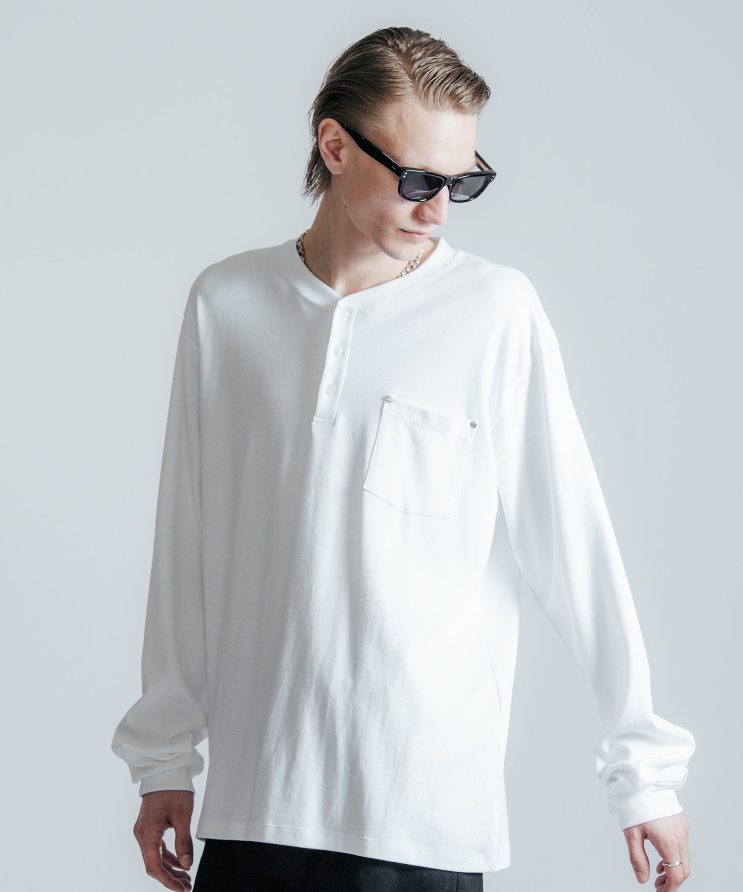 HENLY NECK POCKET LONG SLEEVE T SHIRTS
