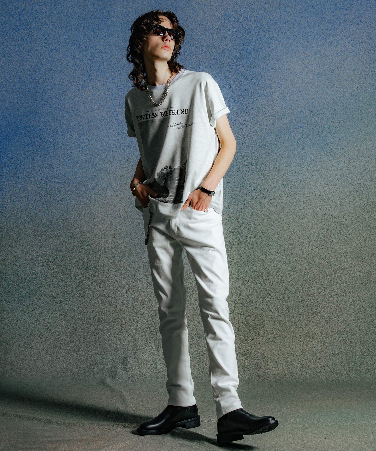 ENDLESS WEEKEND PHOTO T SHIRT