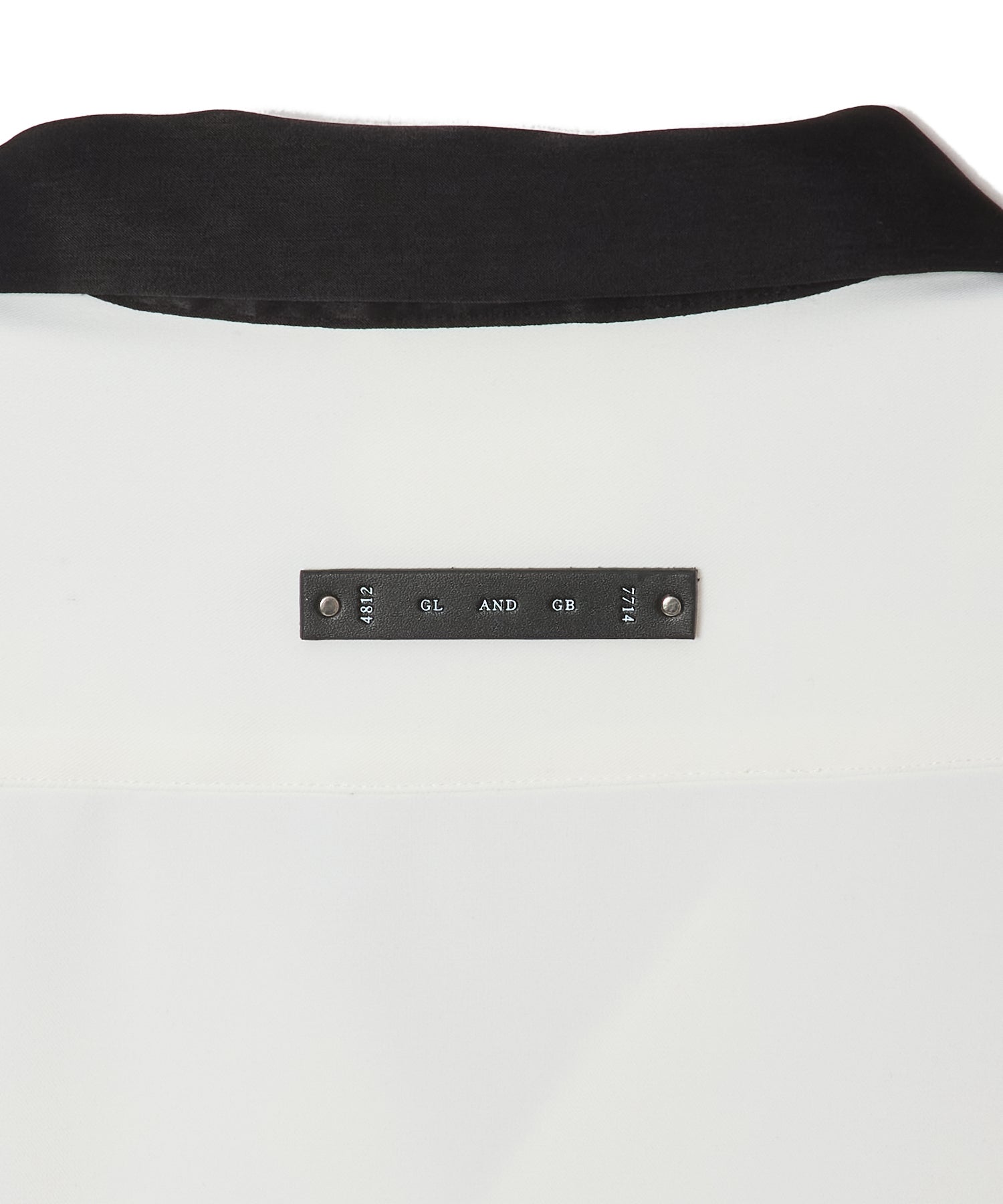 LINE OPEN COLLAR SHORT SLEEVE SHIRT