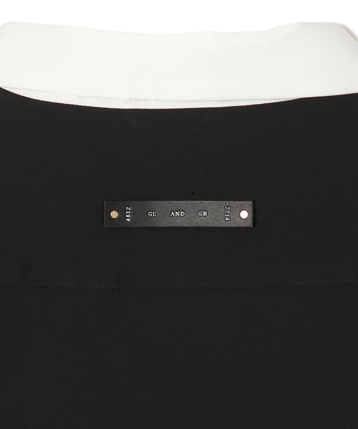 LINE OPEN COLLAR SHORT SLEEVE SHIRT