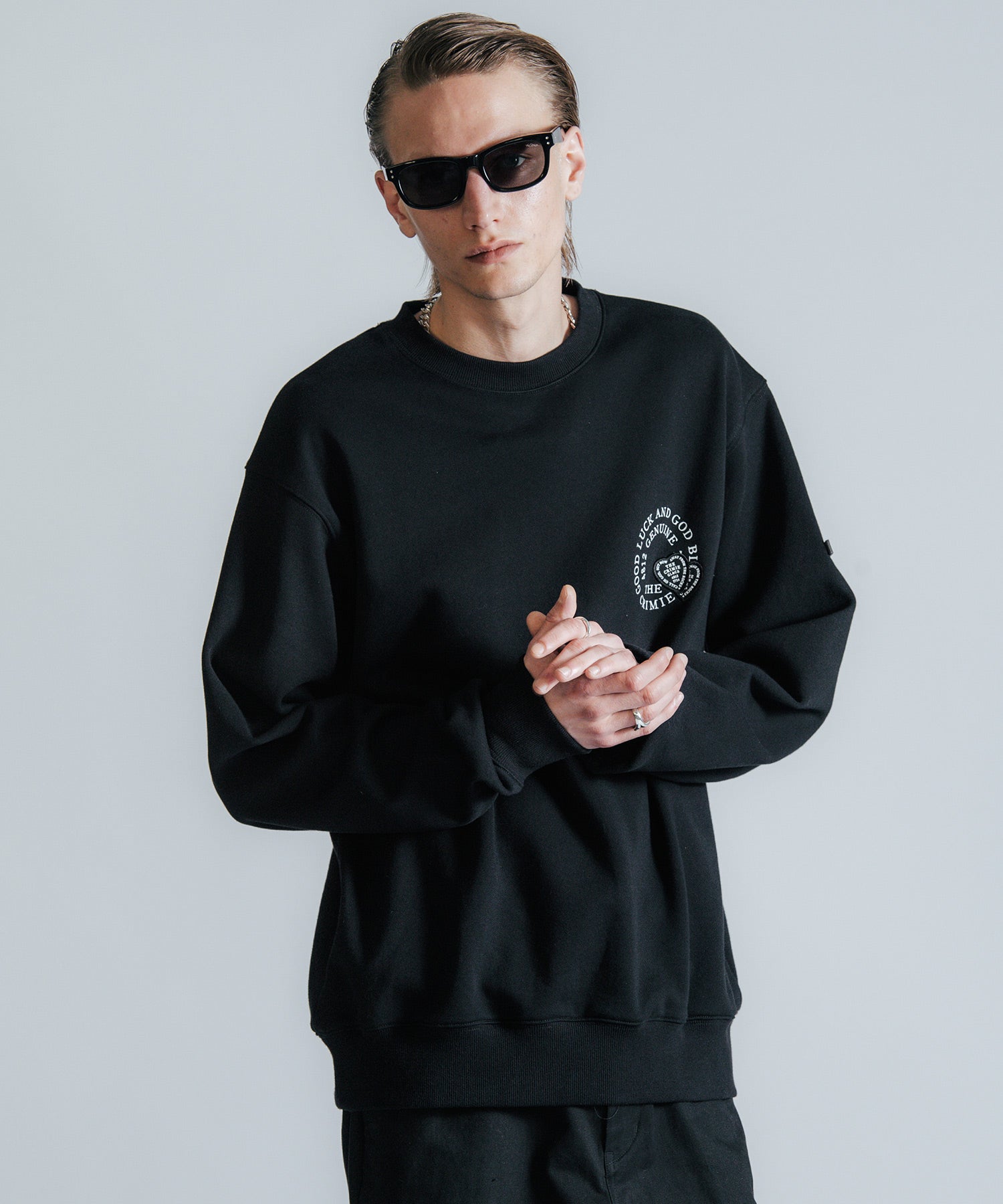 CIRCLE LOGO HEART WAPPEN CREW NECK SWEAT