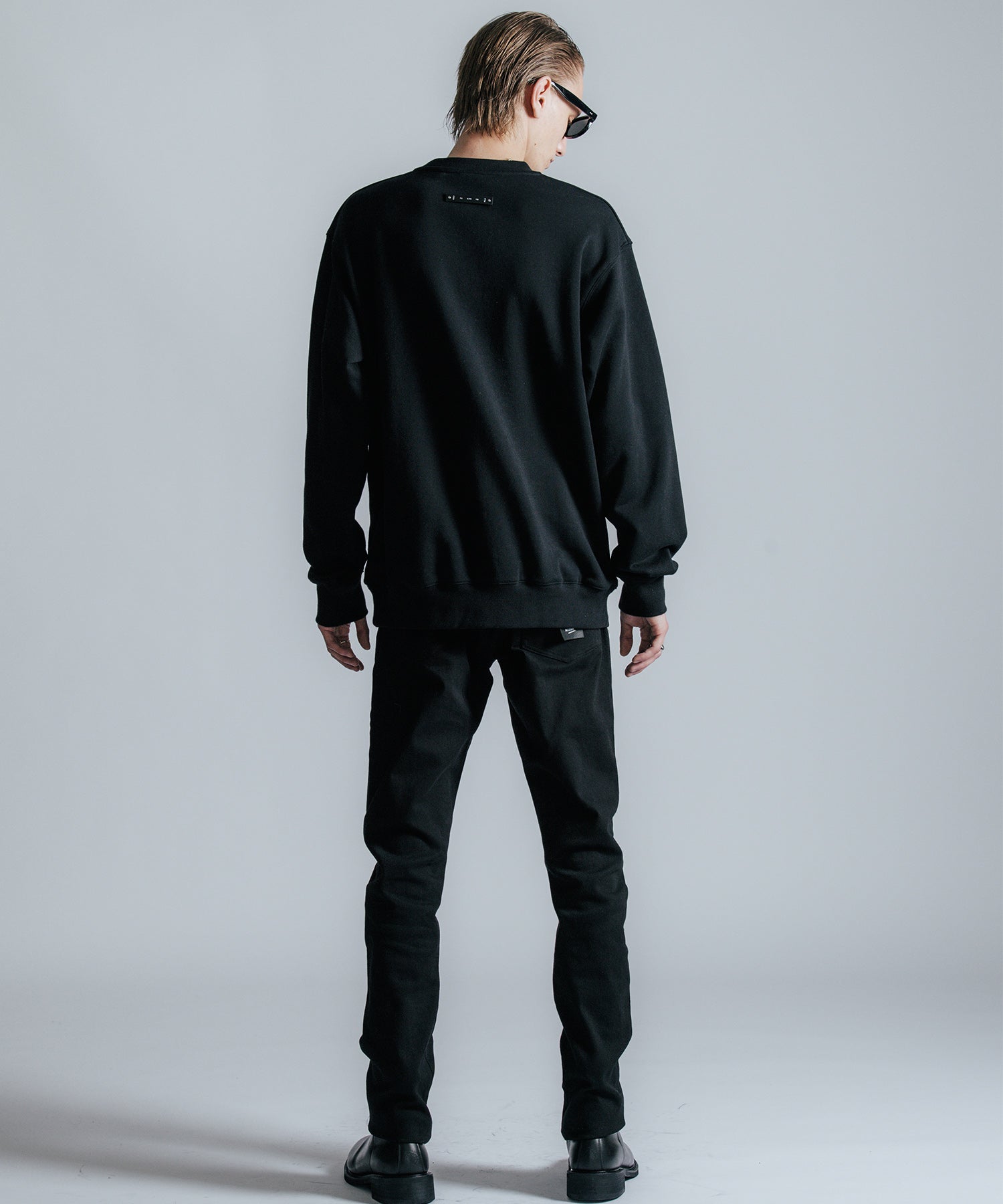 TYPO GRAPHIC CREW NECK SWEAT