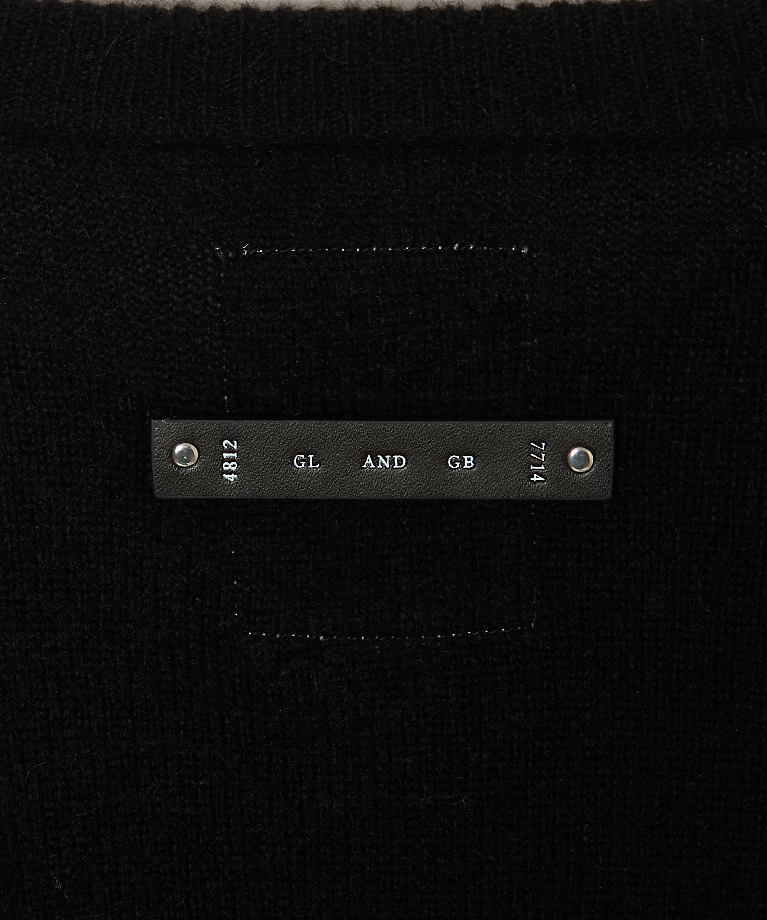 YAK CREW NECK KNIT SWEATER