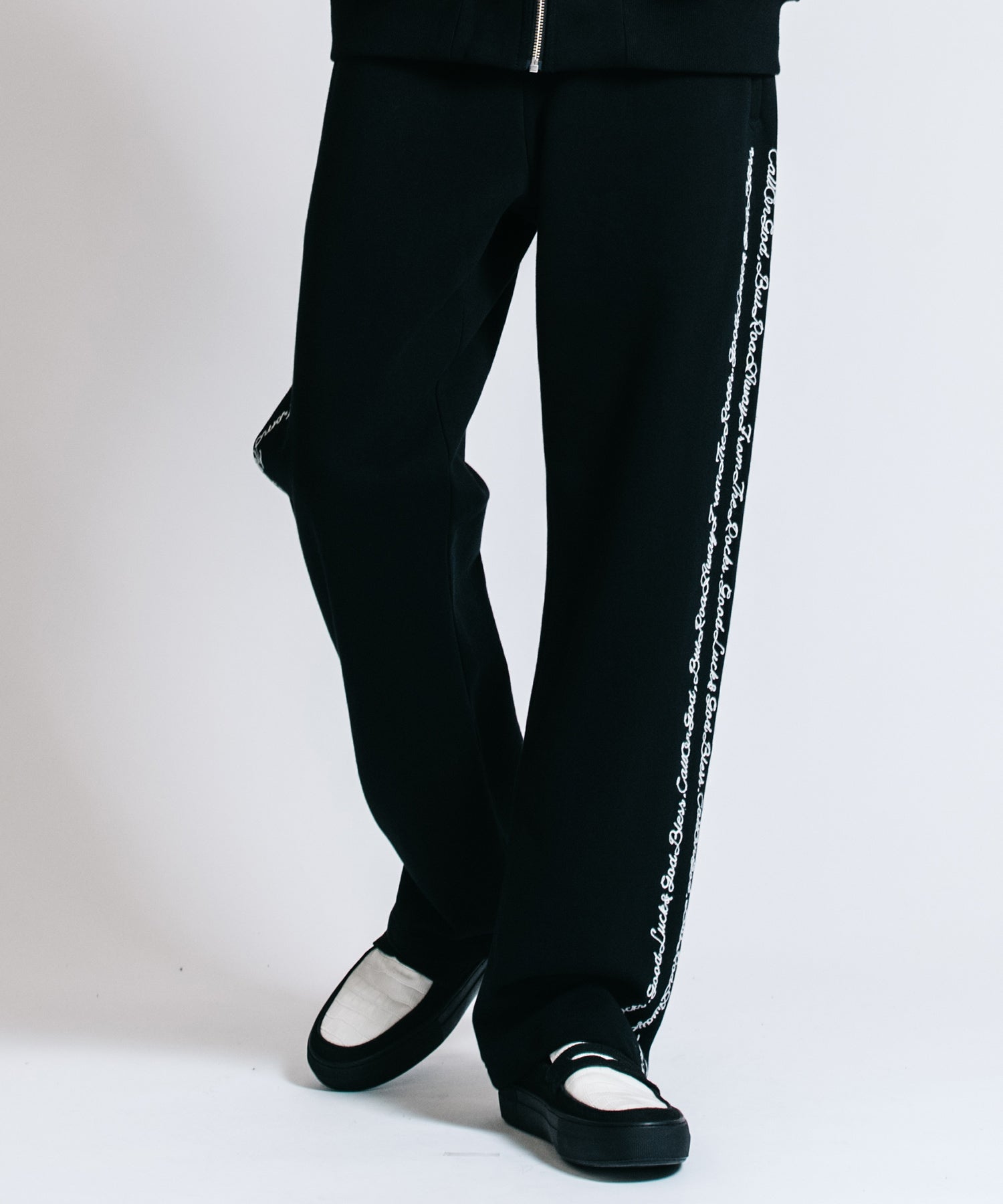 SCRIPT DOUBLE-LINE CHAIN STITCH SWEAT PANTS