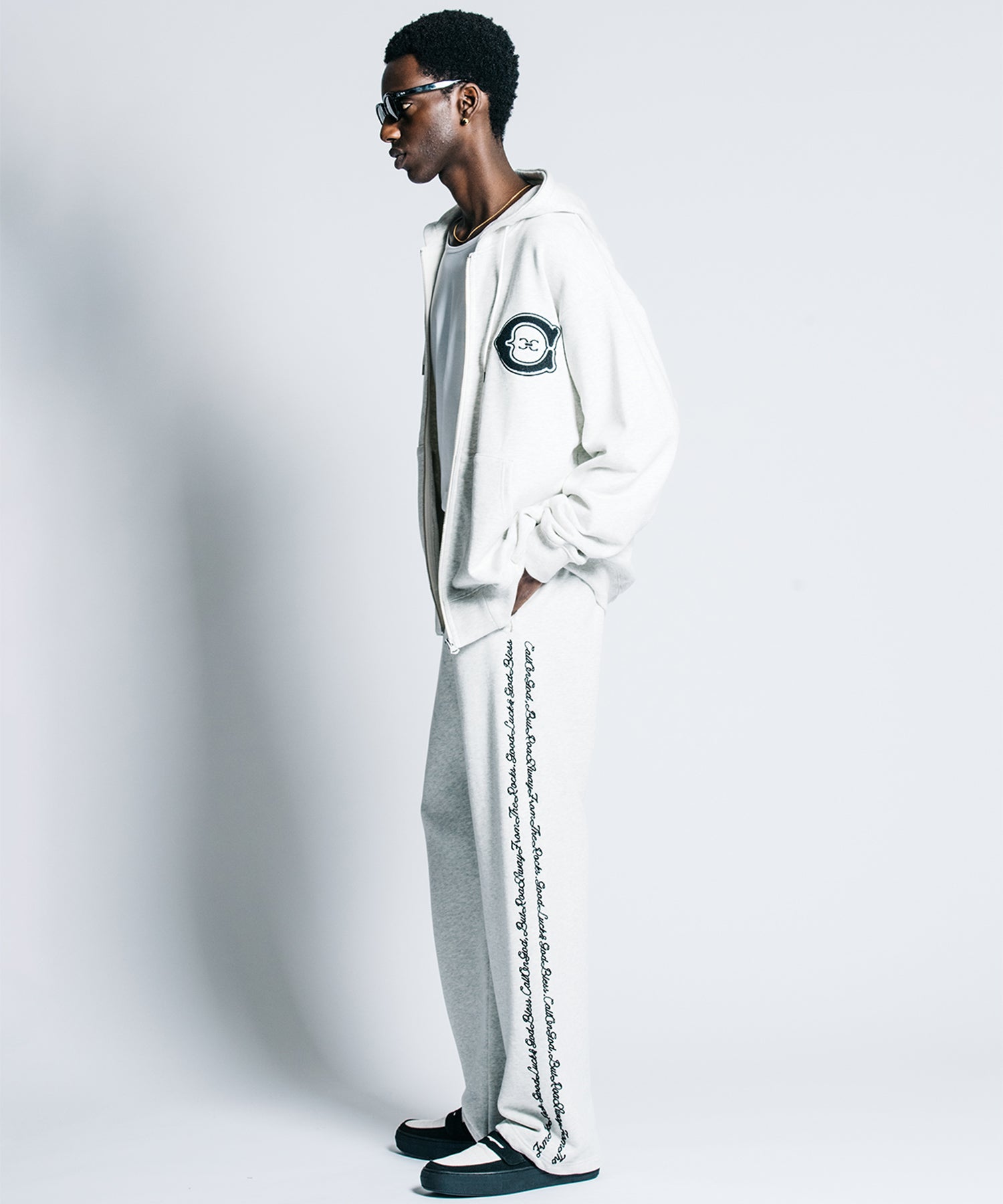 SCRIPT DOUBLE-LINE CHAIN STITCH SWEAT PANTS