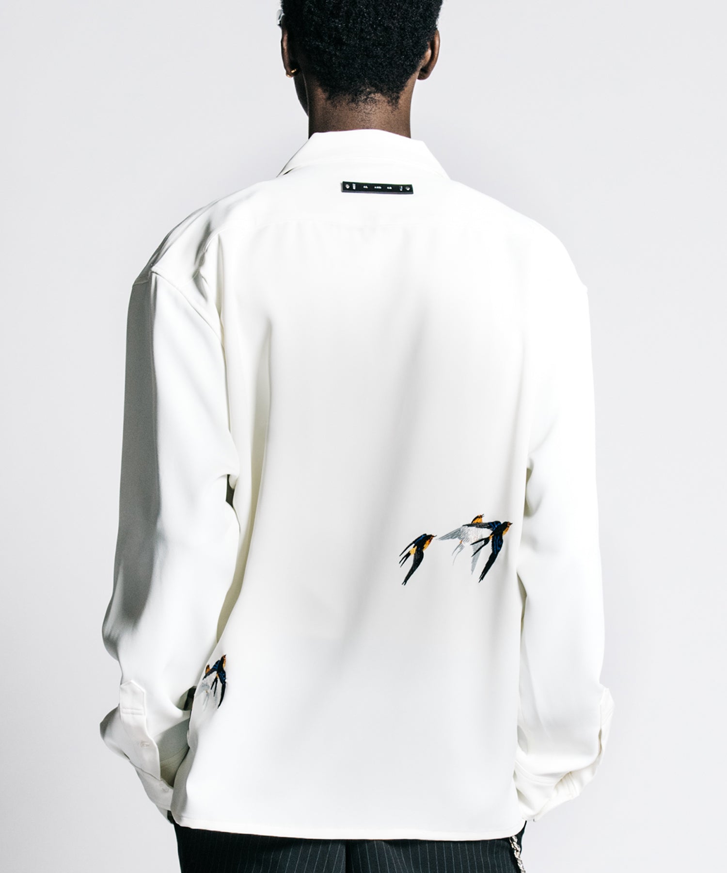 TAILORED SWALLOW EMBROIDERY L/S SHIRT – EASY CARE