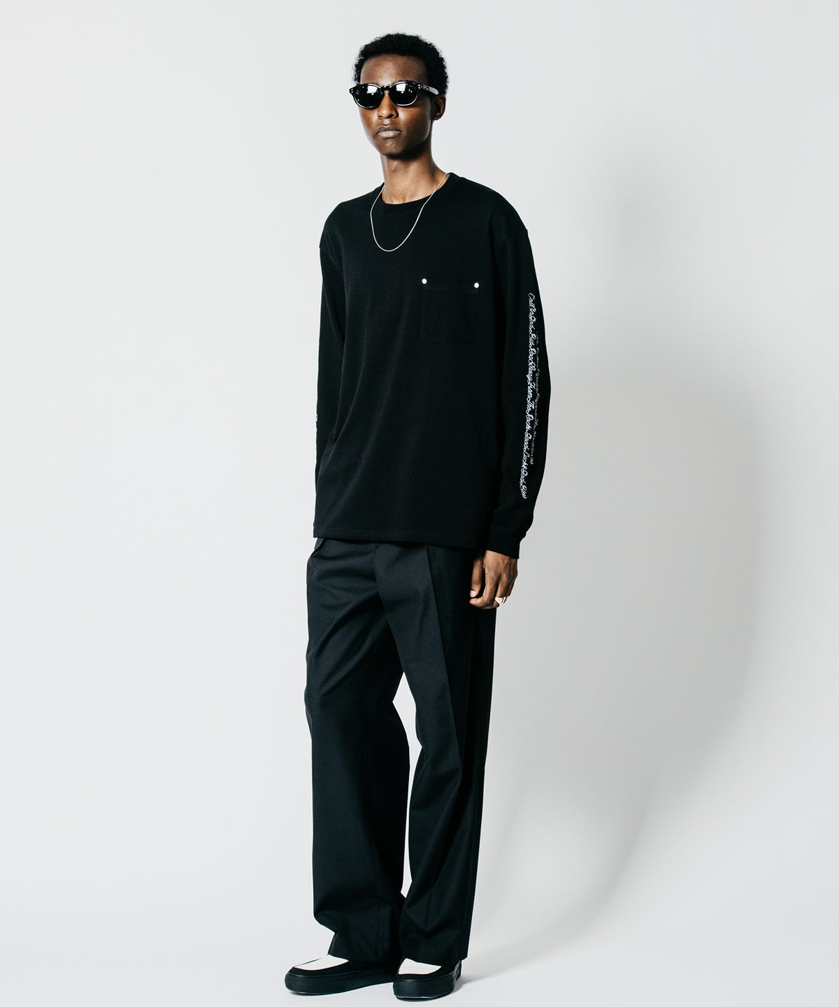 EMBROIDERY LONG POCKET T SHIRT