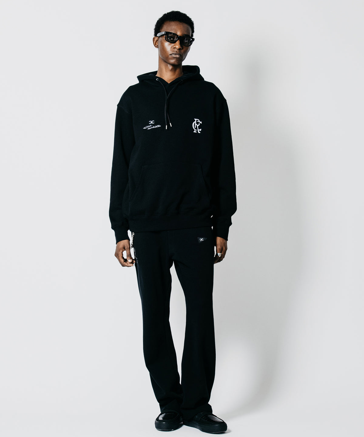 DUAL-CHEST EMBROIDERED PULLOVER SWEAT HOODIE