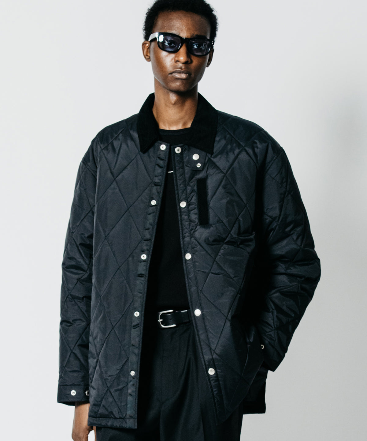 DIAMOND-QUILTED MID COAT