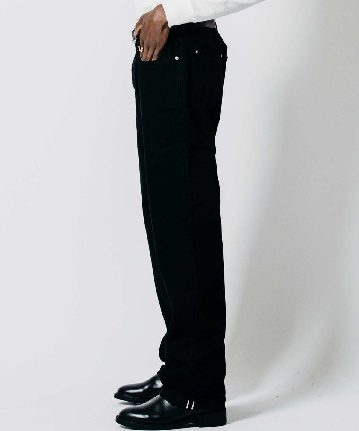 BORN FREE STRAIGHT ESSENTIAL SELVEDGE ONE WASH JEANS - BLACK MADE IN JAPAN