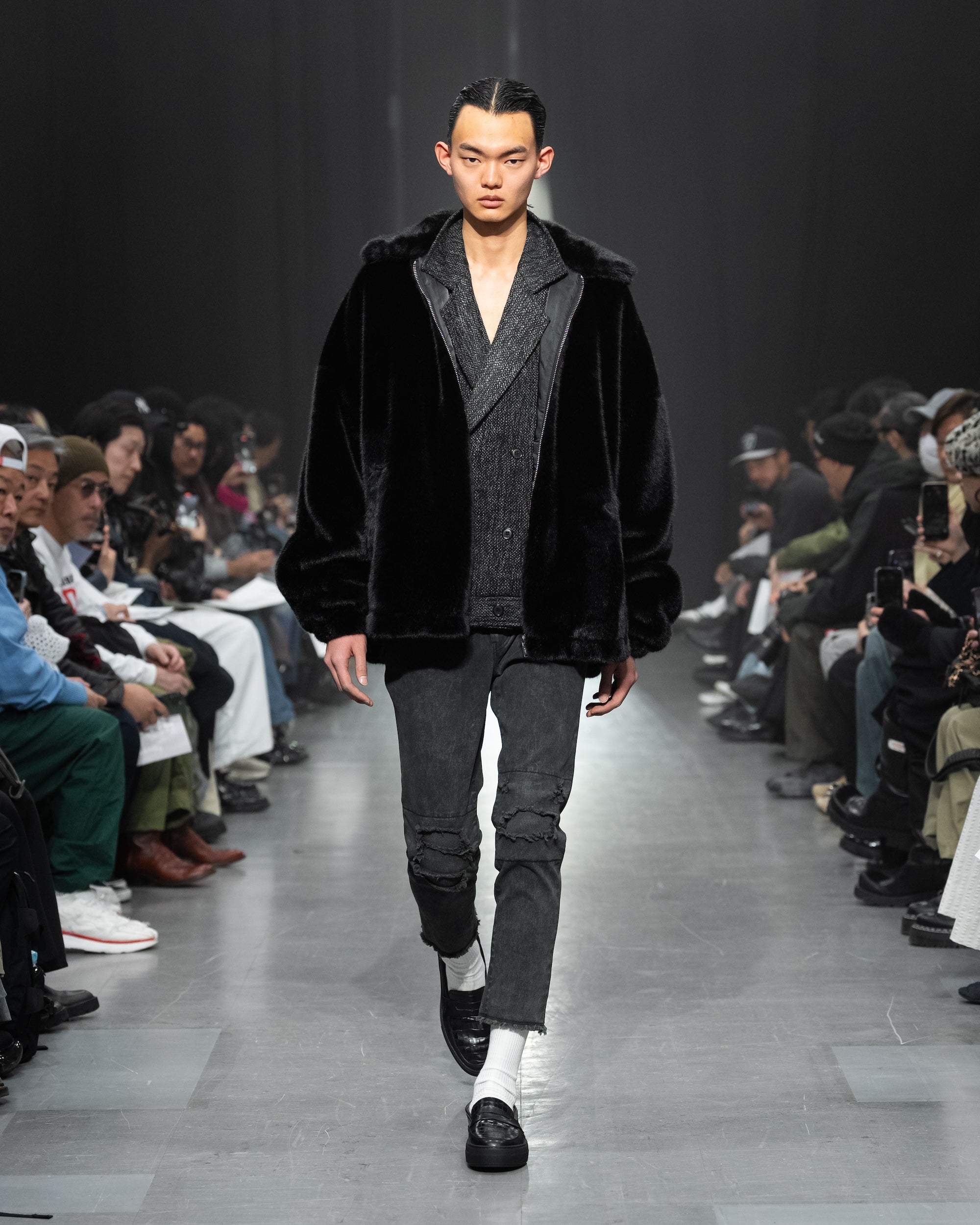 DOUBLE BREASTED OVER SHORT COAT