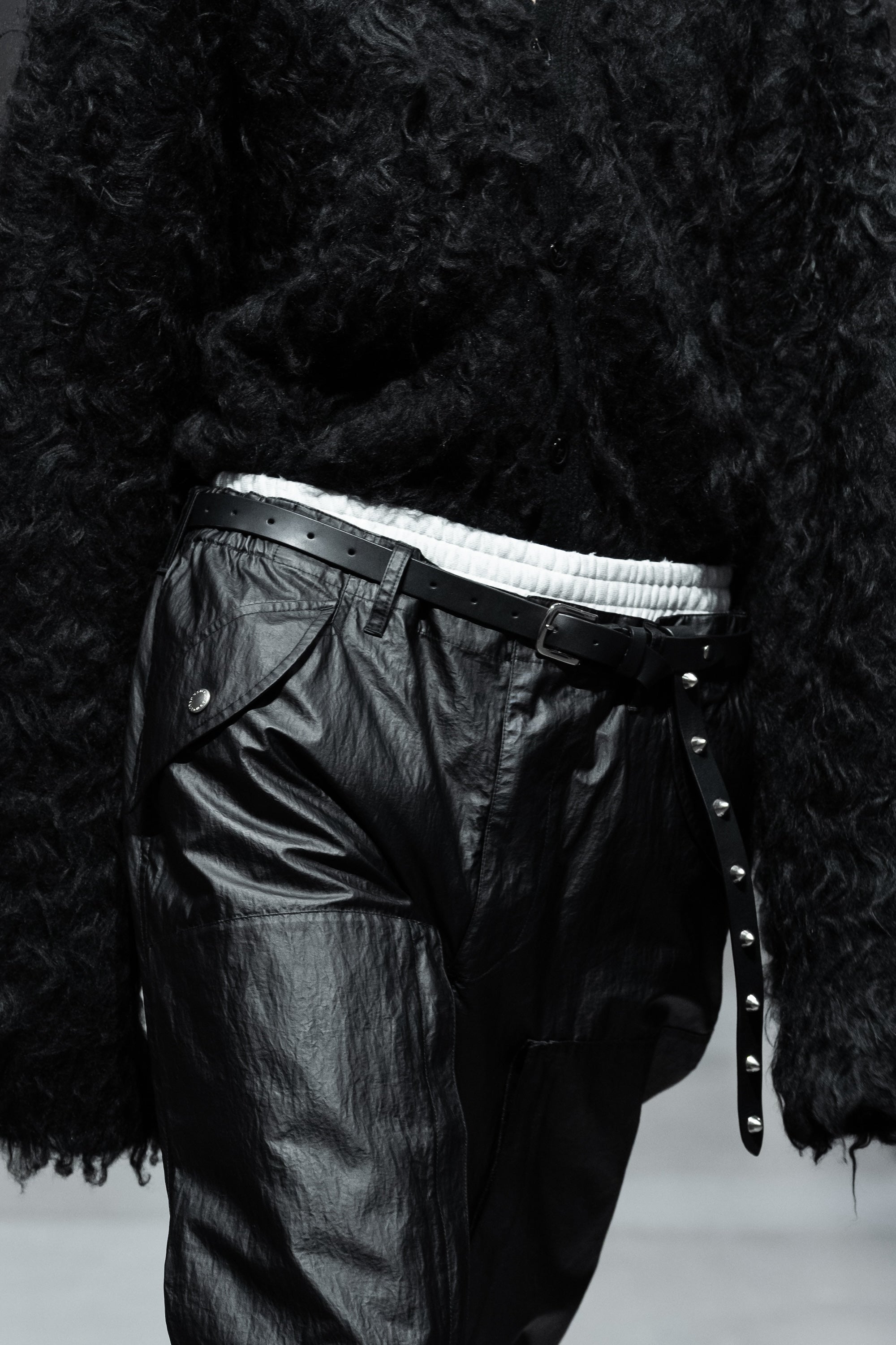 LONG LEATHER STUDS BELT
