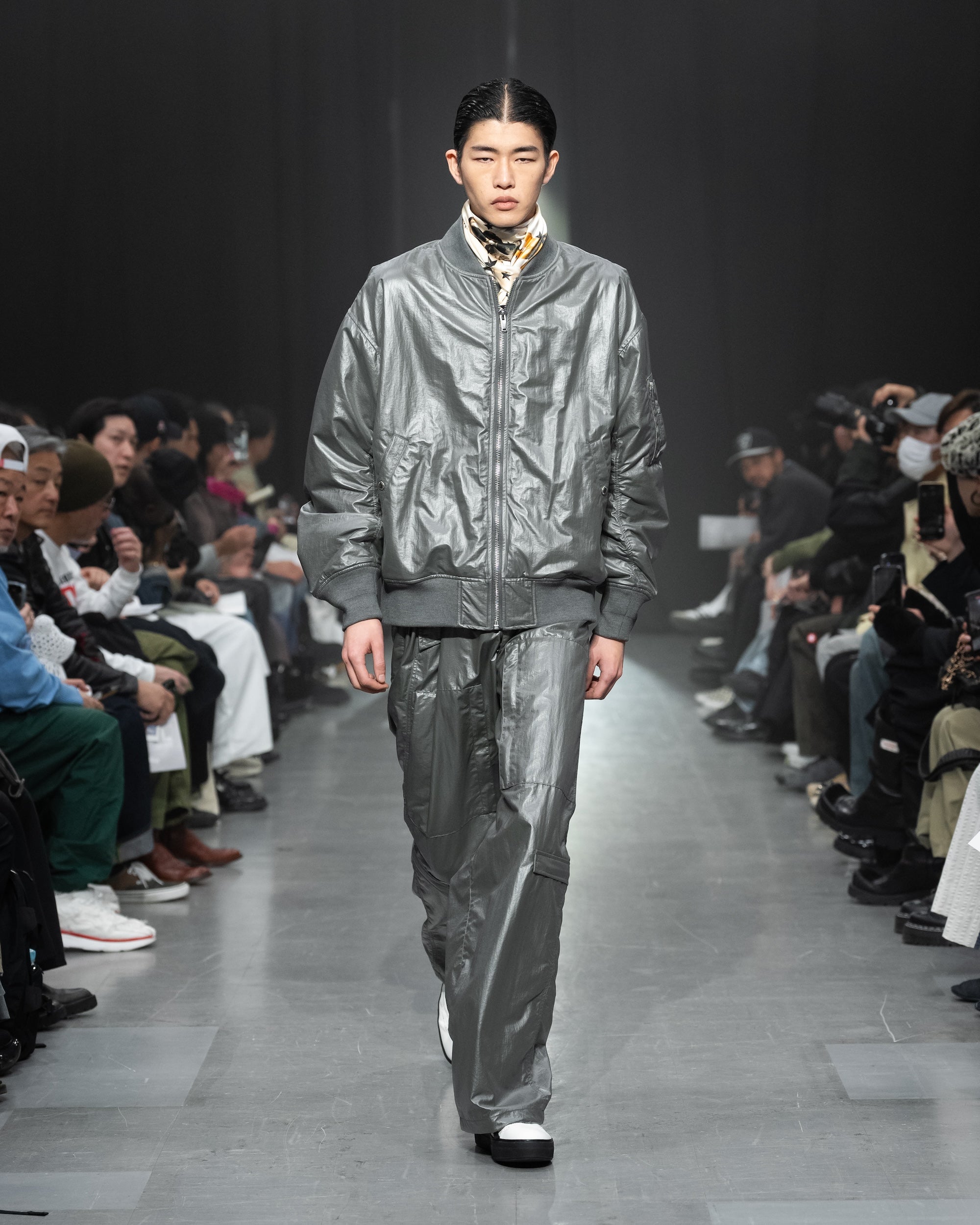 GLOSSY CARGO PANTS