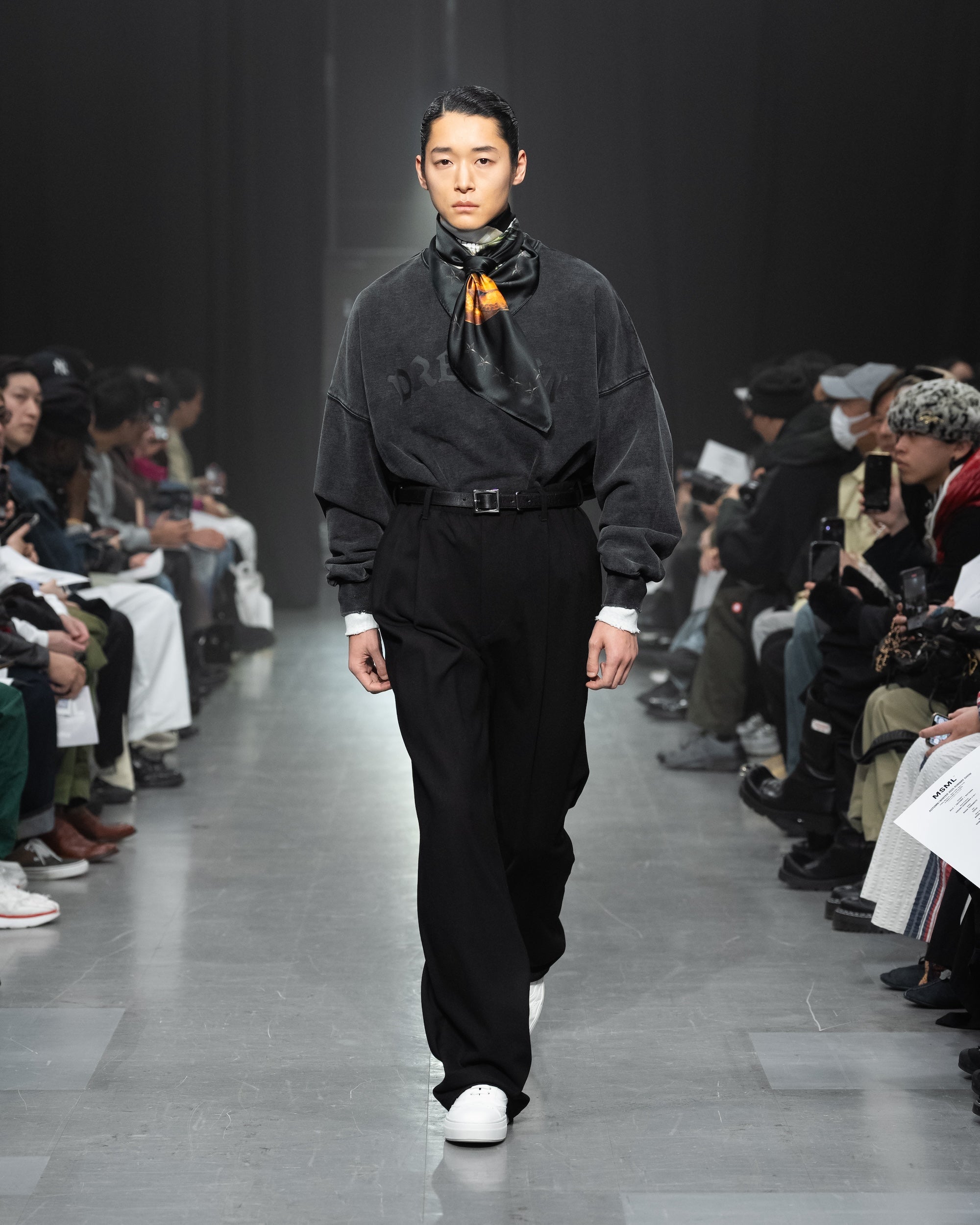 GARMENT DYE WIDE CREWNECK SWEAT