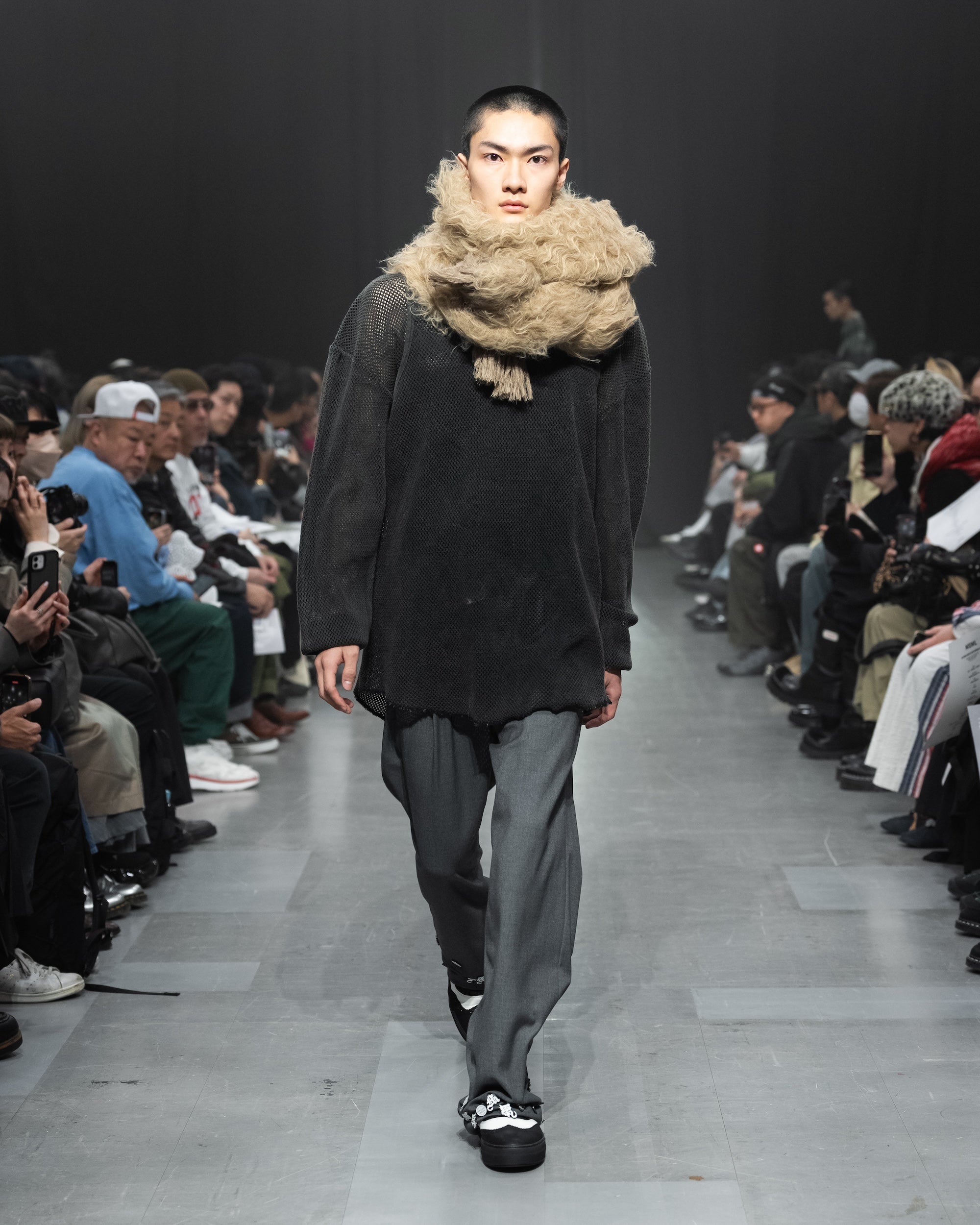 PANEL BRUSH KNIT SCARF