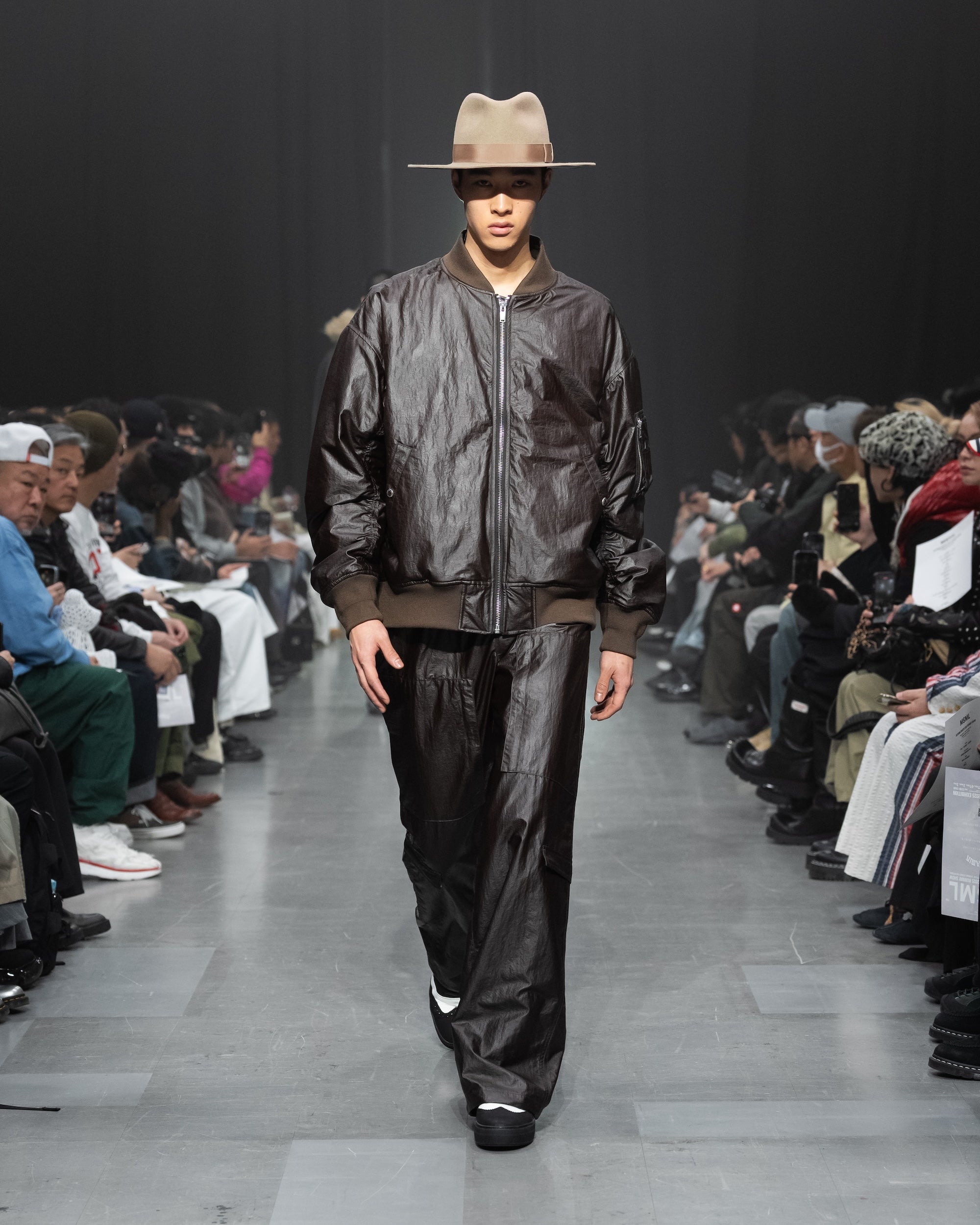 GLOSSY CARGO PANTS