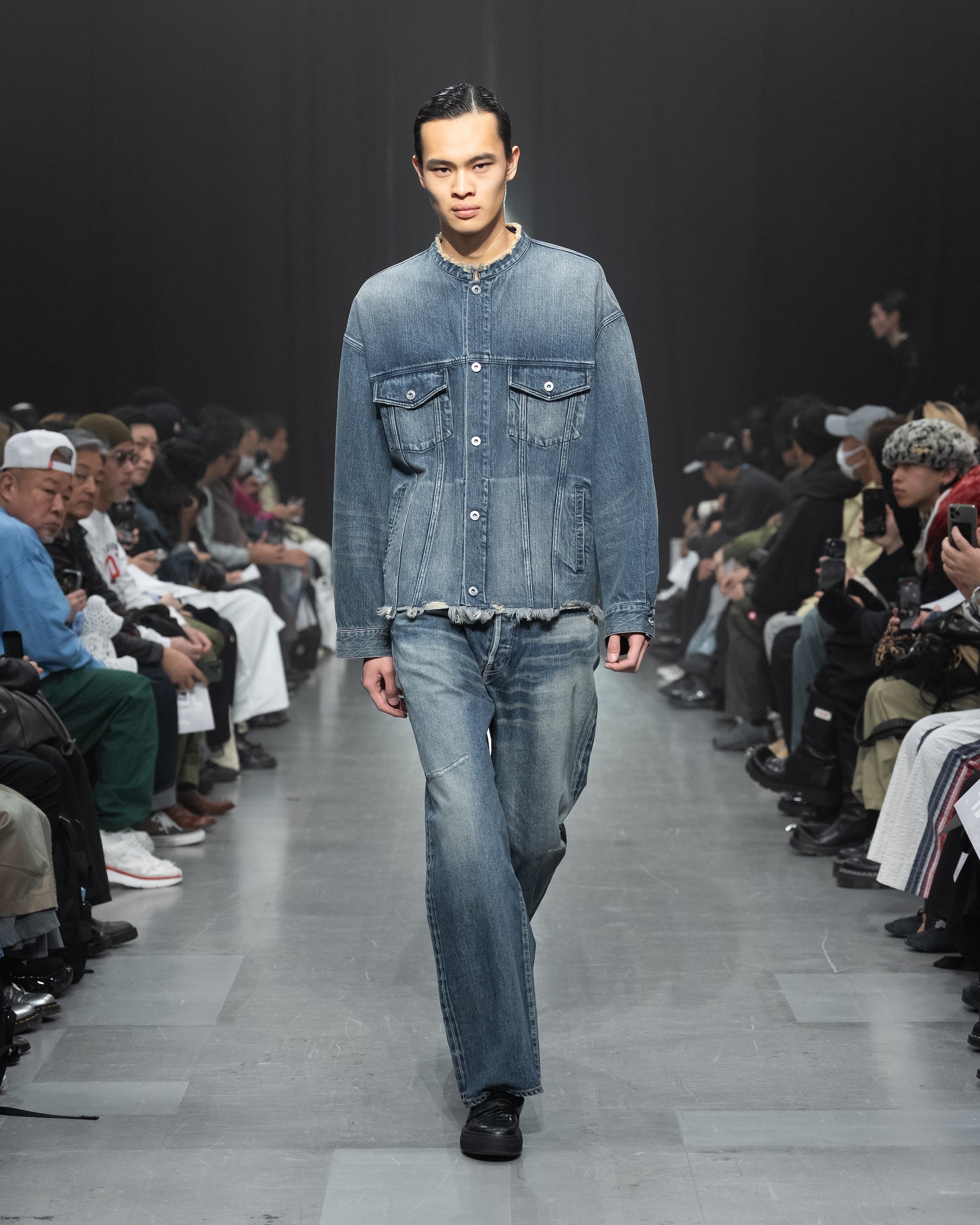 CUT OFF DENIM JACKET