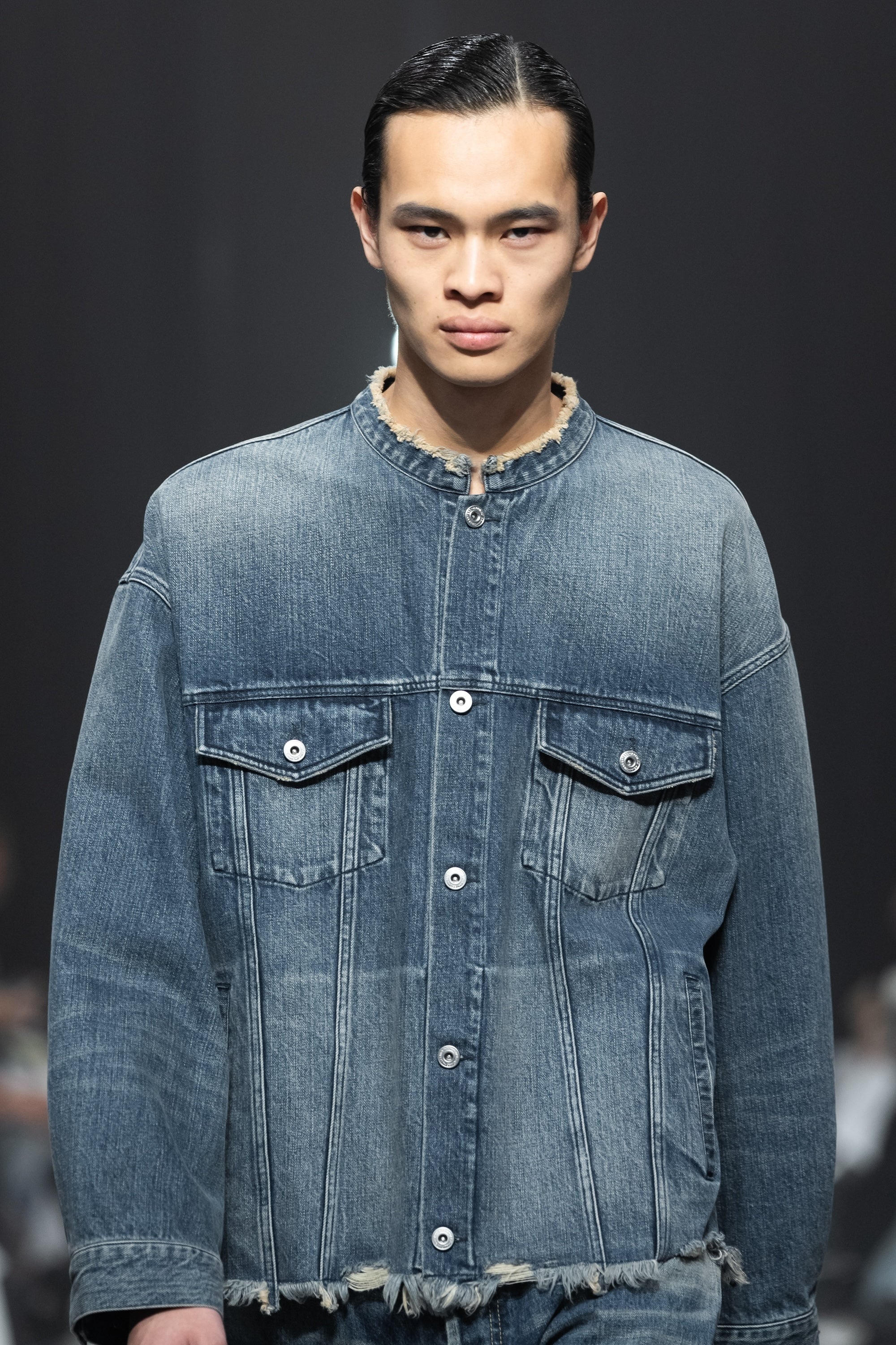 CUT OFF DENIM JACKET