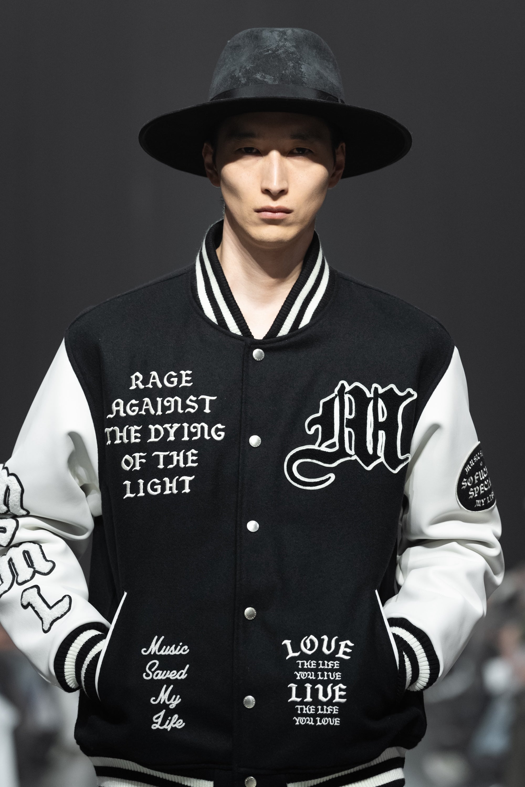 HAND PIGMENT WOOL HAT