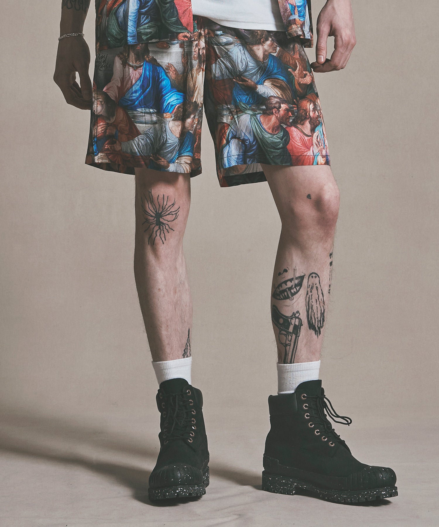 ART GRAPHIC SHORT PANTS