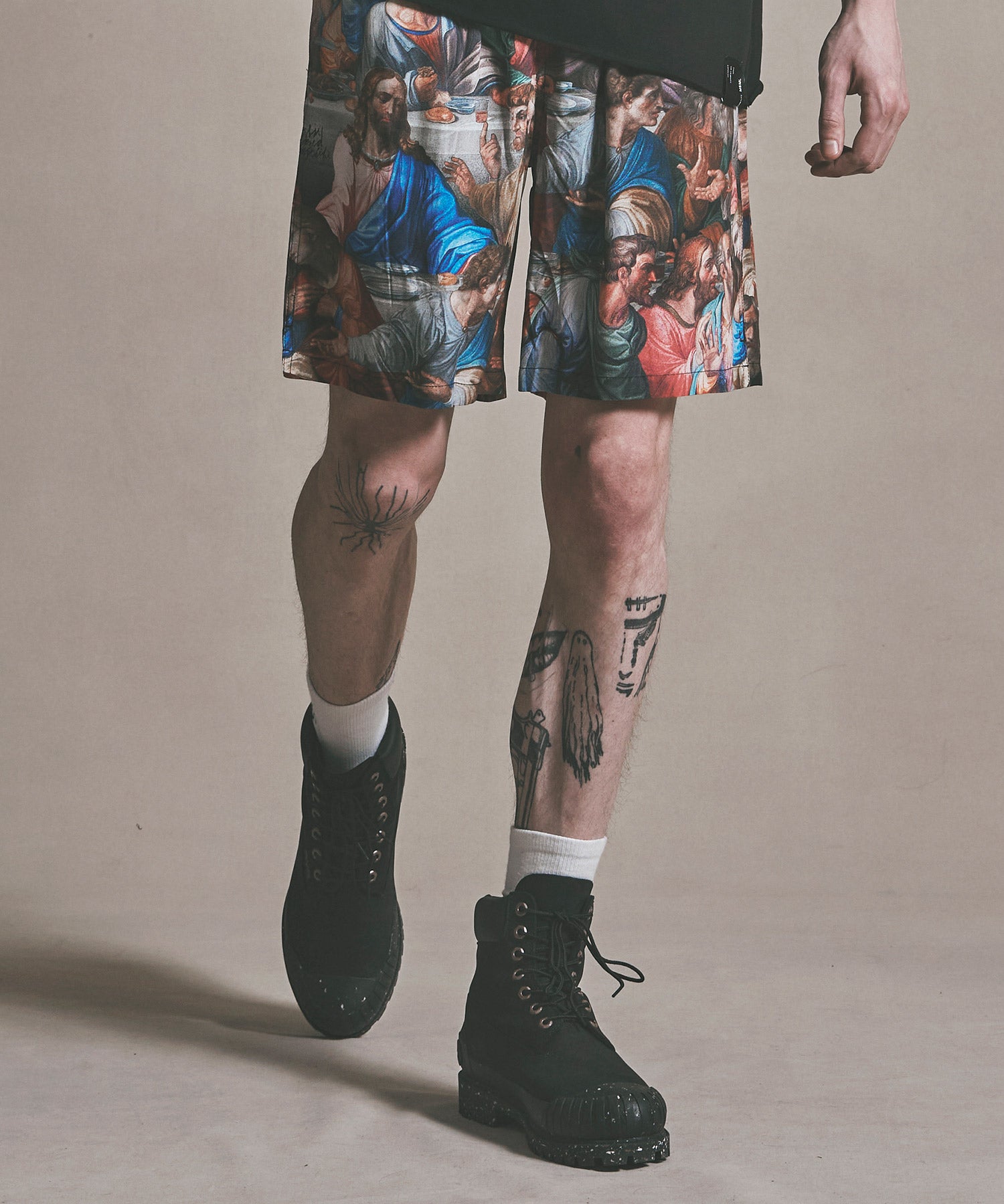 ART GRAPHIC SHORT PANTS