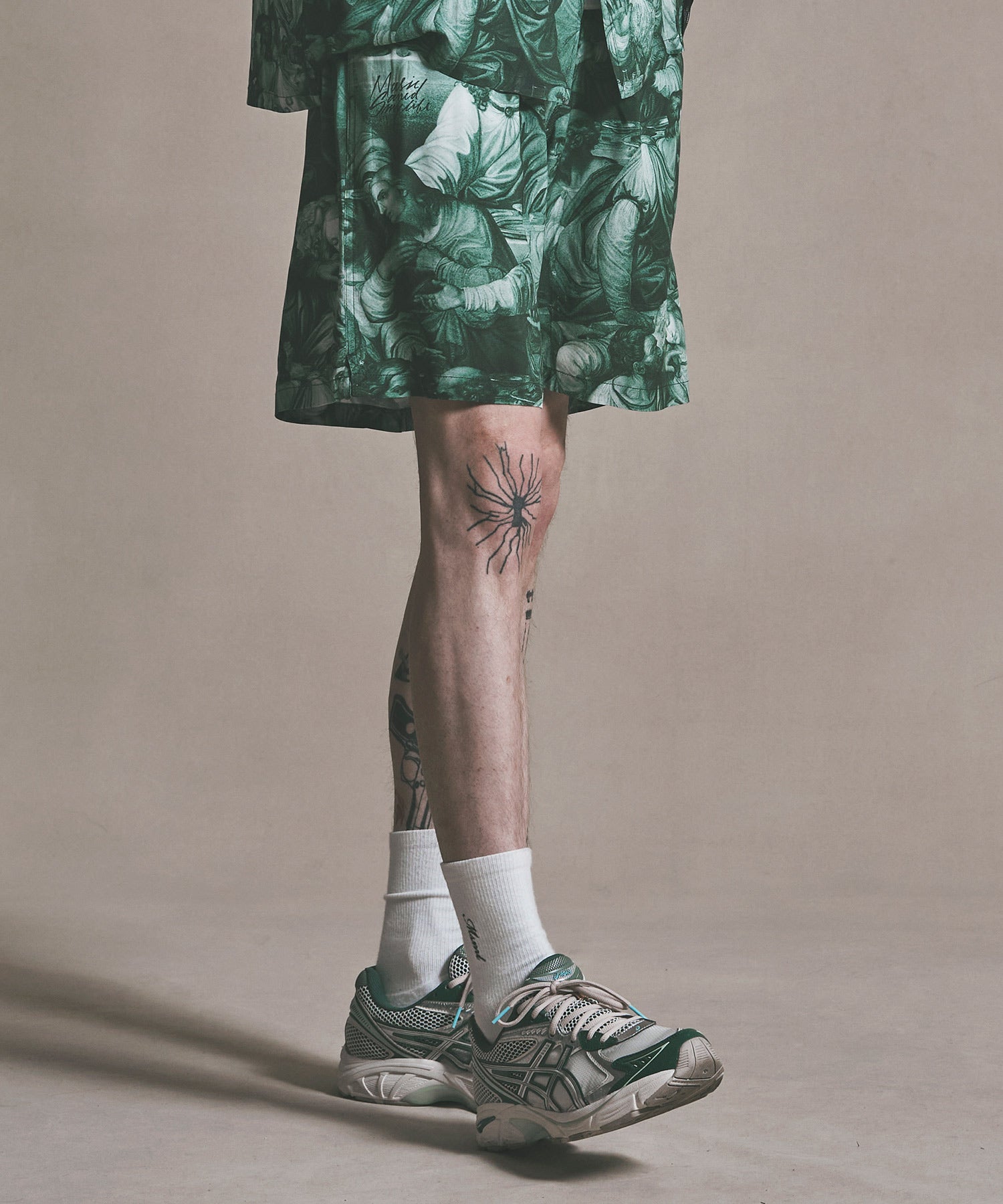 ART GRAPHIC SHORT PANTS