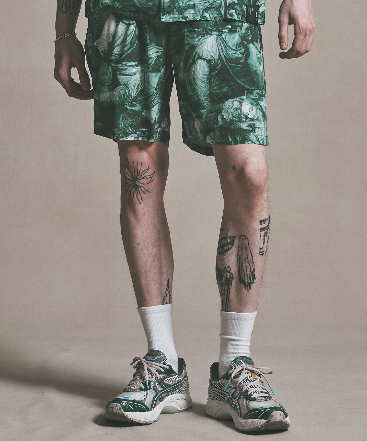 ART GRAPHIC SHORT PANTS