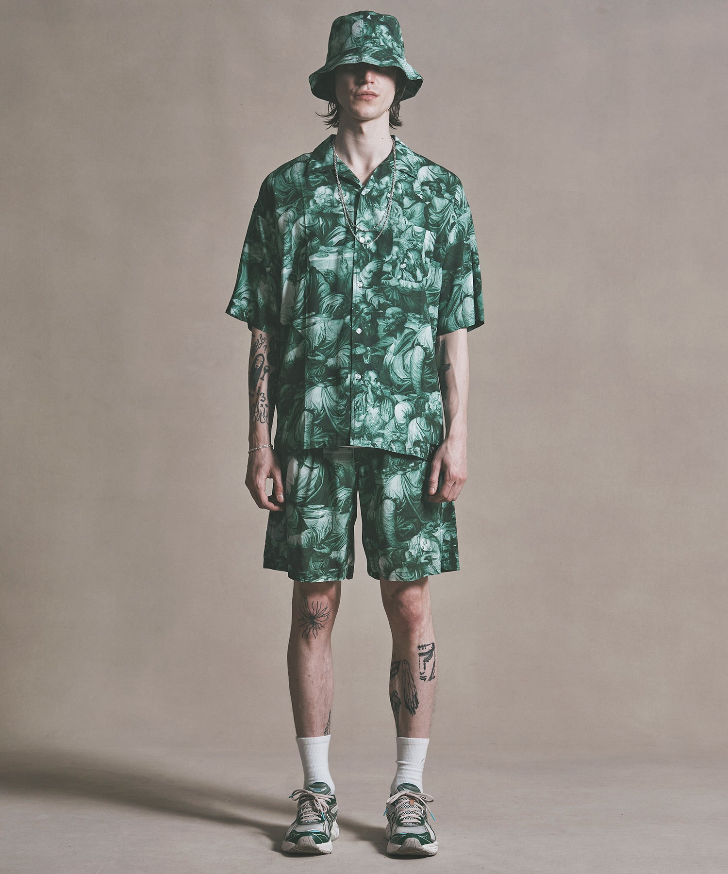 ART GRAPHIC SHORT PANTS