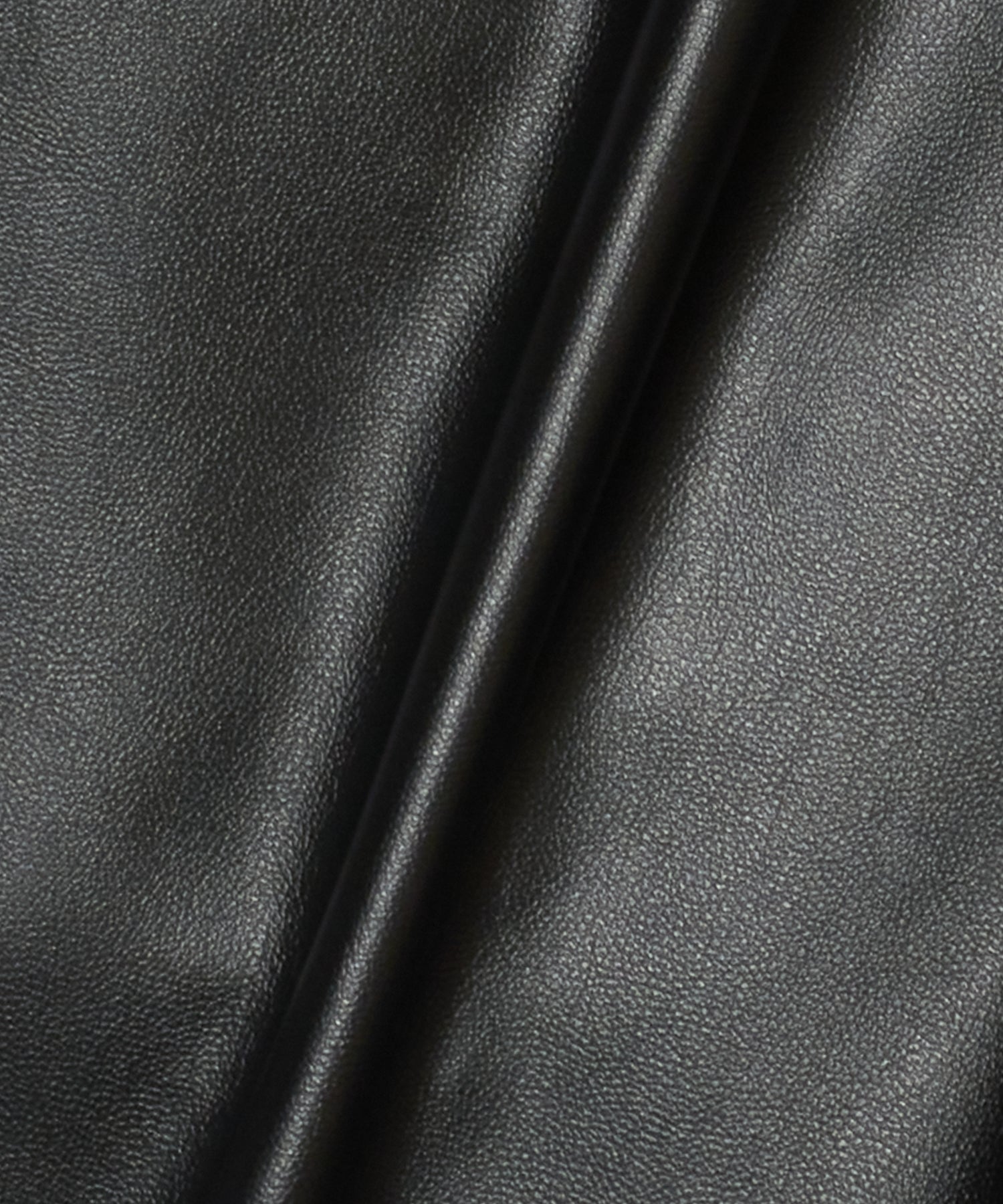 WIDE CARGO SHORTS FAKE LEATHER