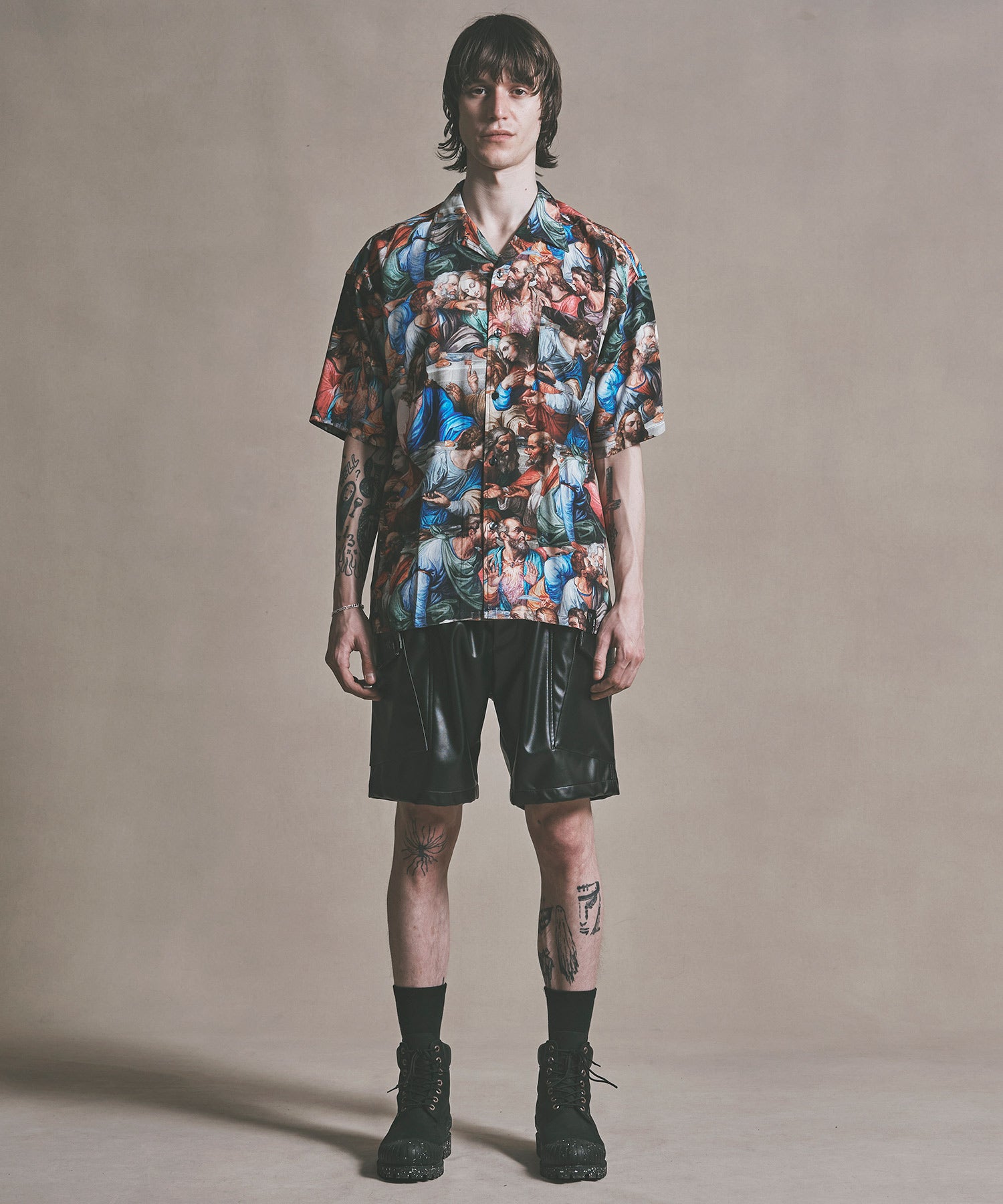 WIDE CARGO SHORTS FAKE LEATHER