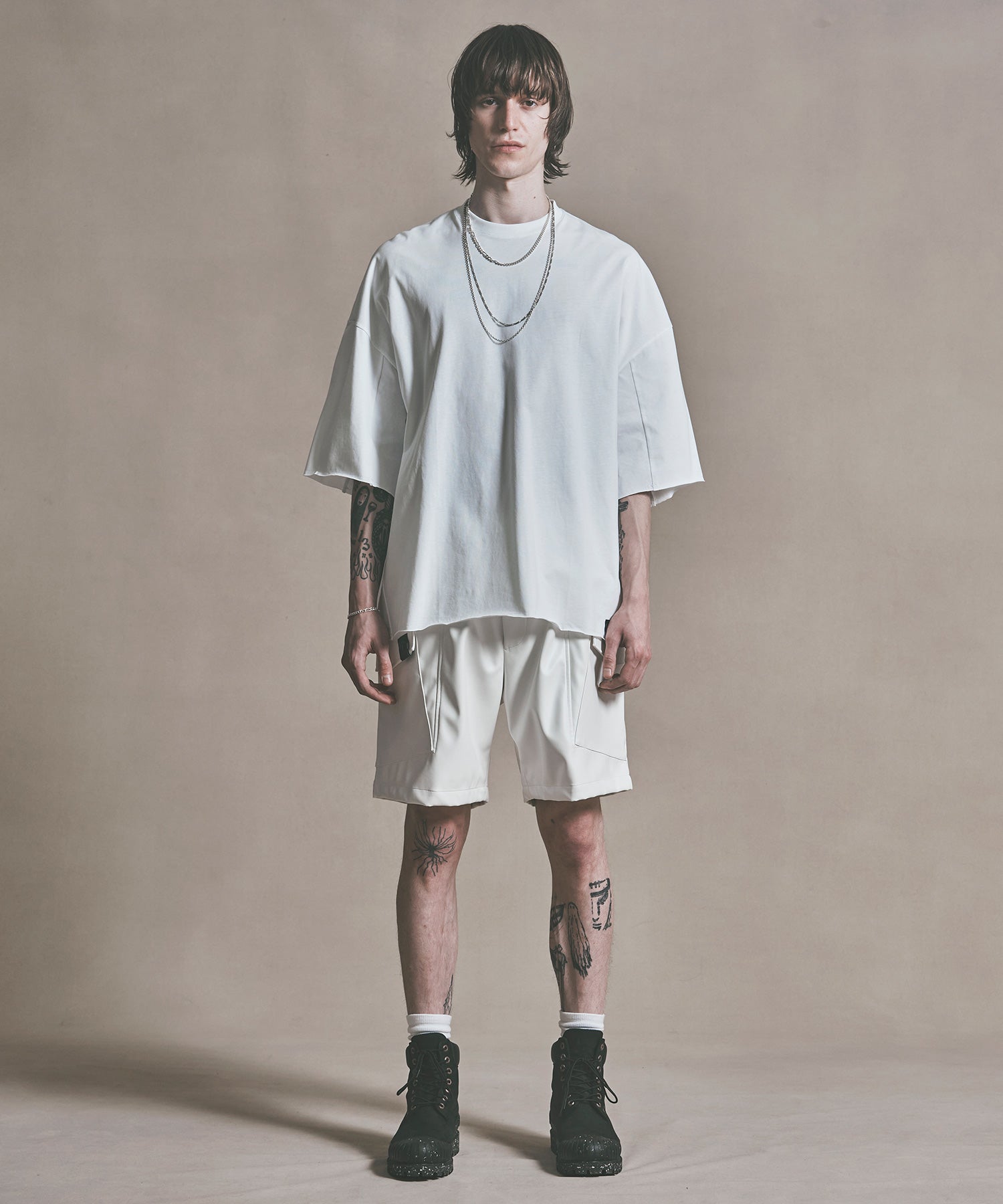 WIDE CARGO SHORTS FAKE LEATHER