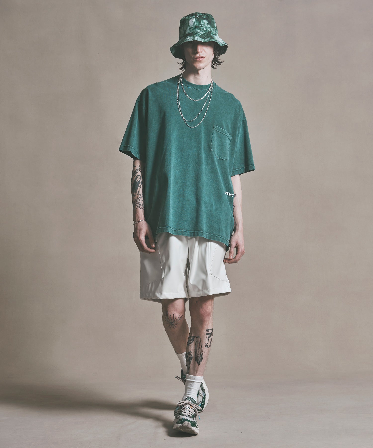 WIDE CARGO SHORTS FAKE LEATHER