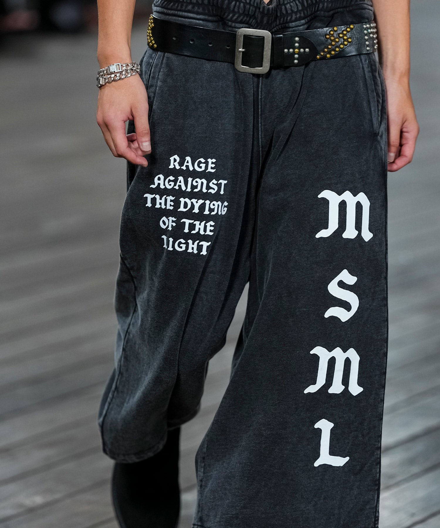 GARMENT DYED SWEAT CROPPED PANTS