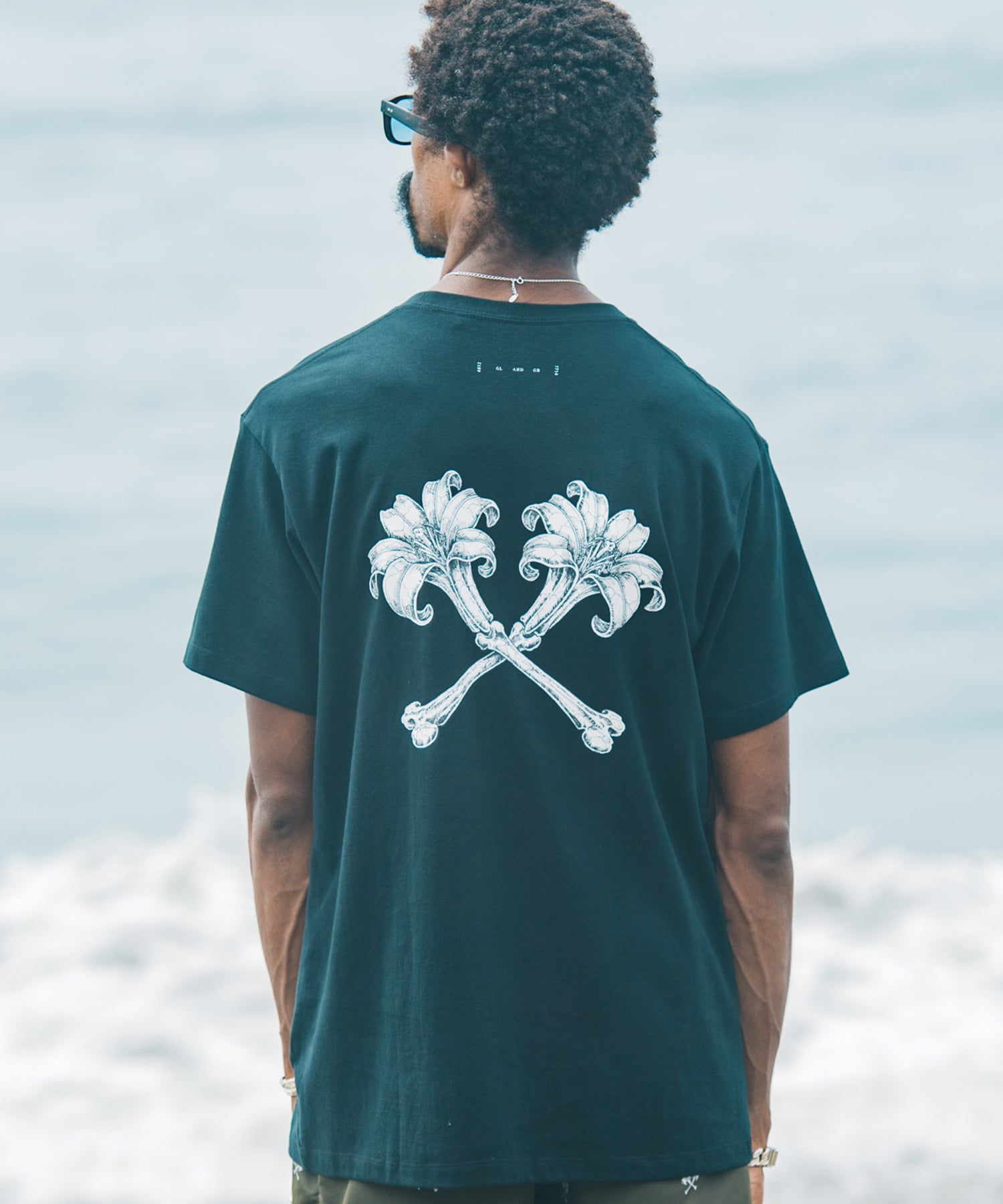 "CROSS THE LILY" POCKET T SHIRT(MAGICAL DESIGN)