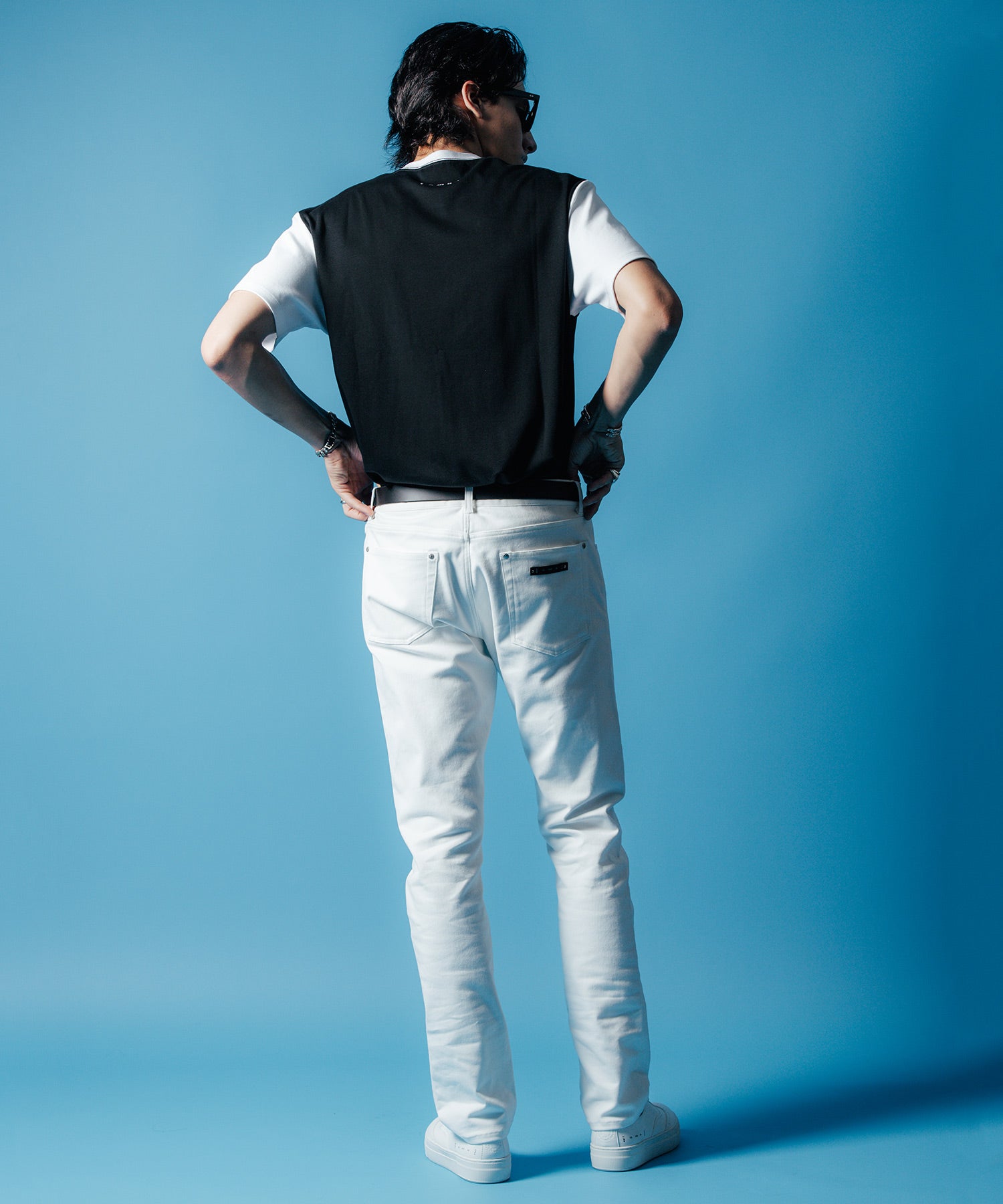 BORN FREE SLIM STRAIGHT WHITE STRETCH PANTS