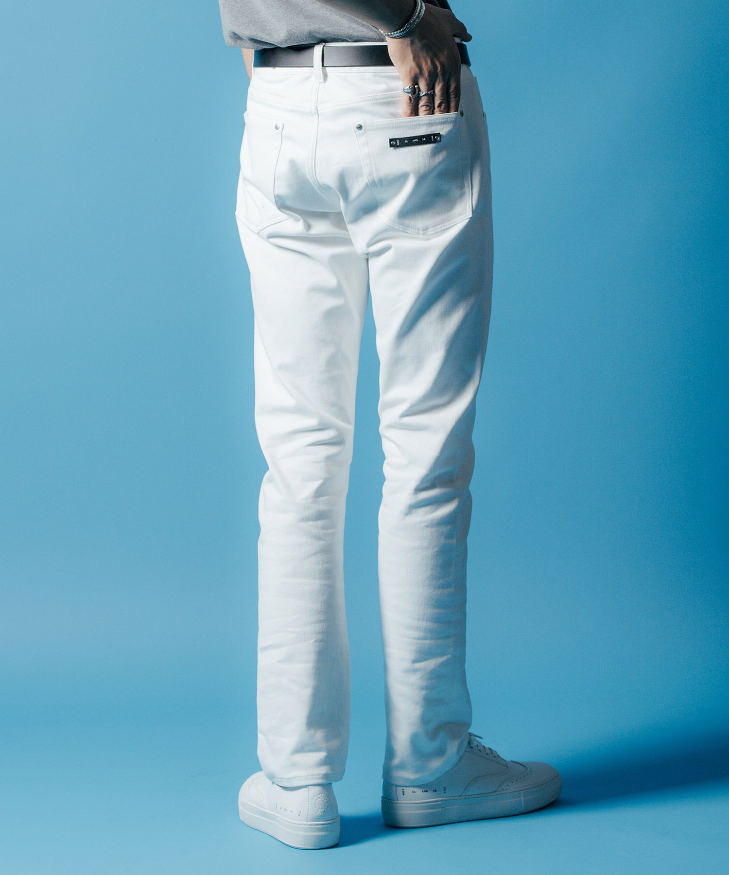 BORN FREE SLIM STRAIGHT WHITE STRETCH PANTS