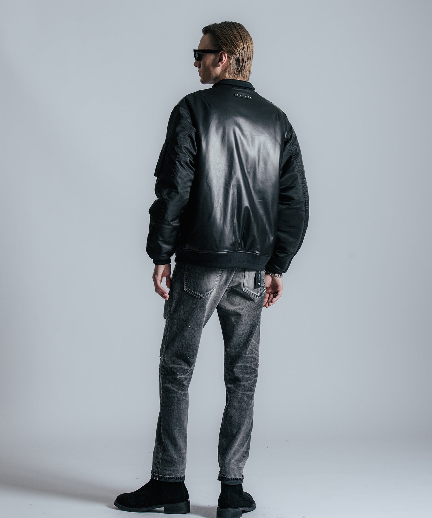 BORN FREE 2 REGULAR STYLE GARAGE USED SELVEDGE STRETCH JEANS