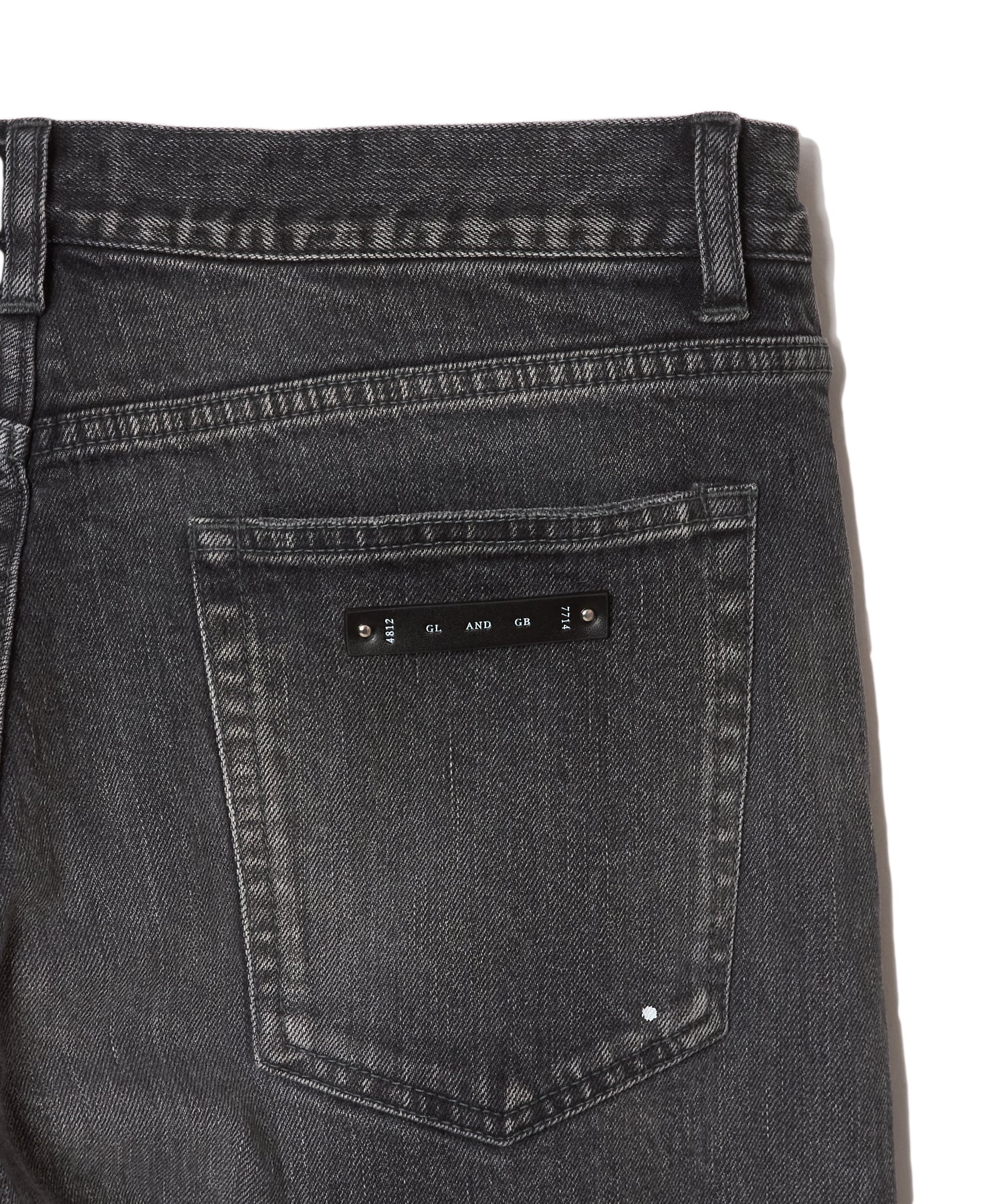 BORN FREE 2 GARAGE USED SELVEDGE STRETCH JEANS