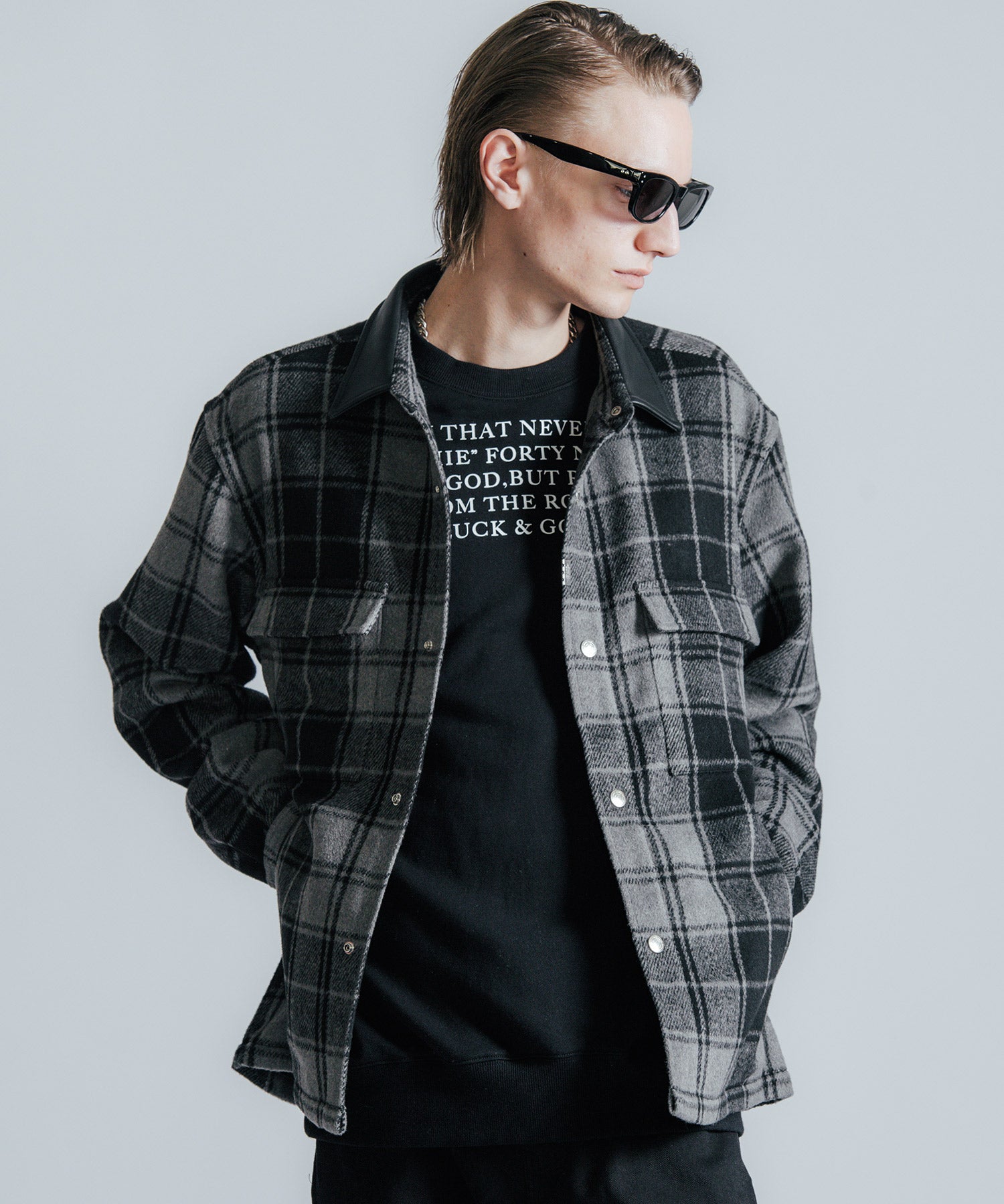 TYPO GRAPHIC CREW NECK SWEAT