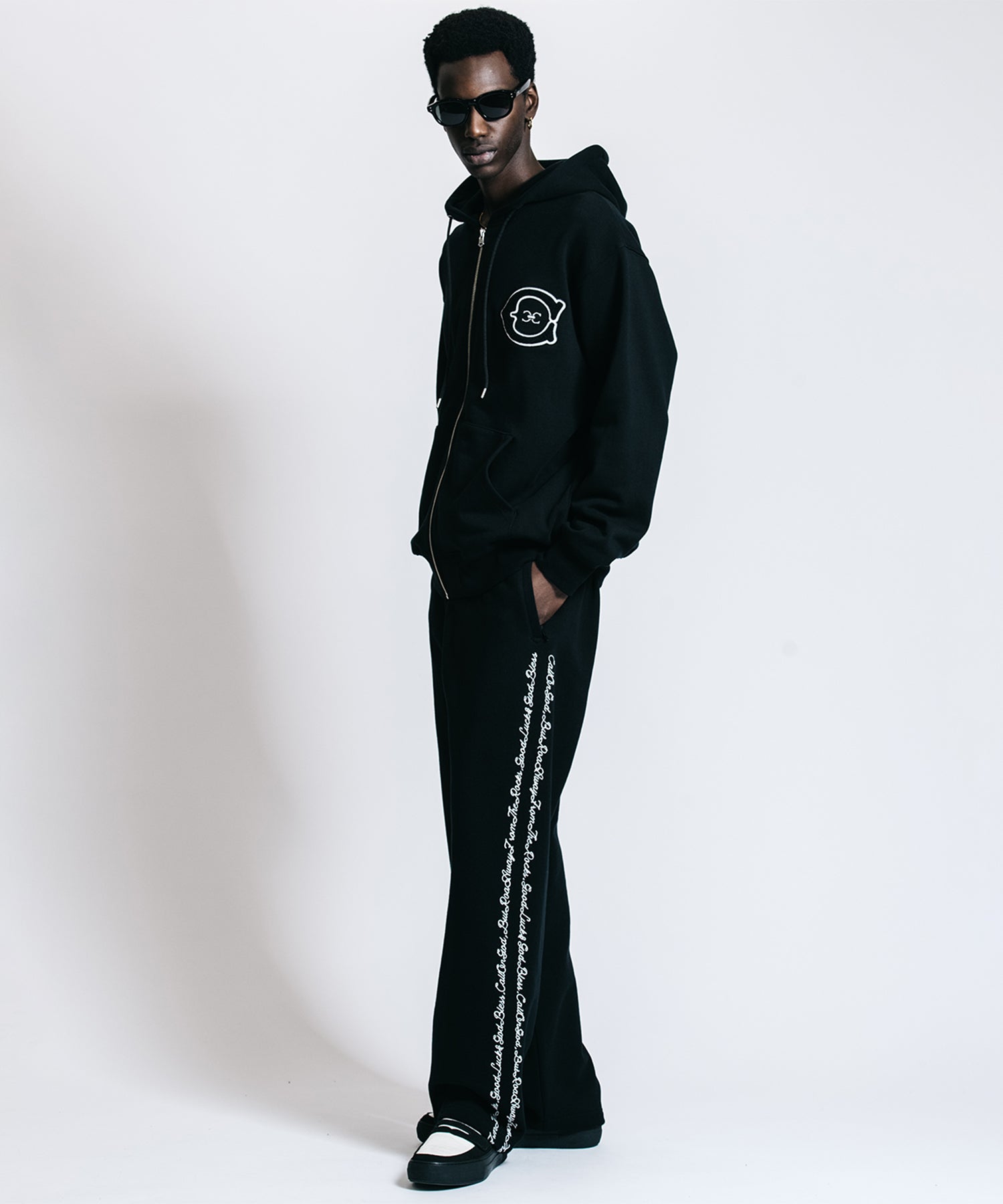 SCRIPT DOUBLE-LINE CHAIN STITCH SWEAT PANTS