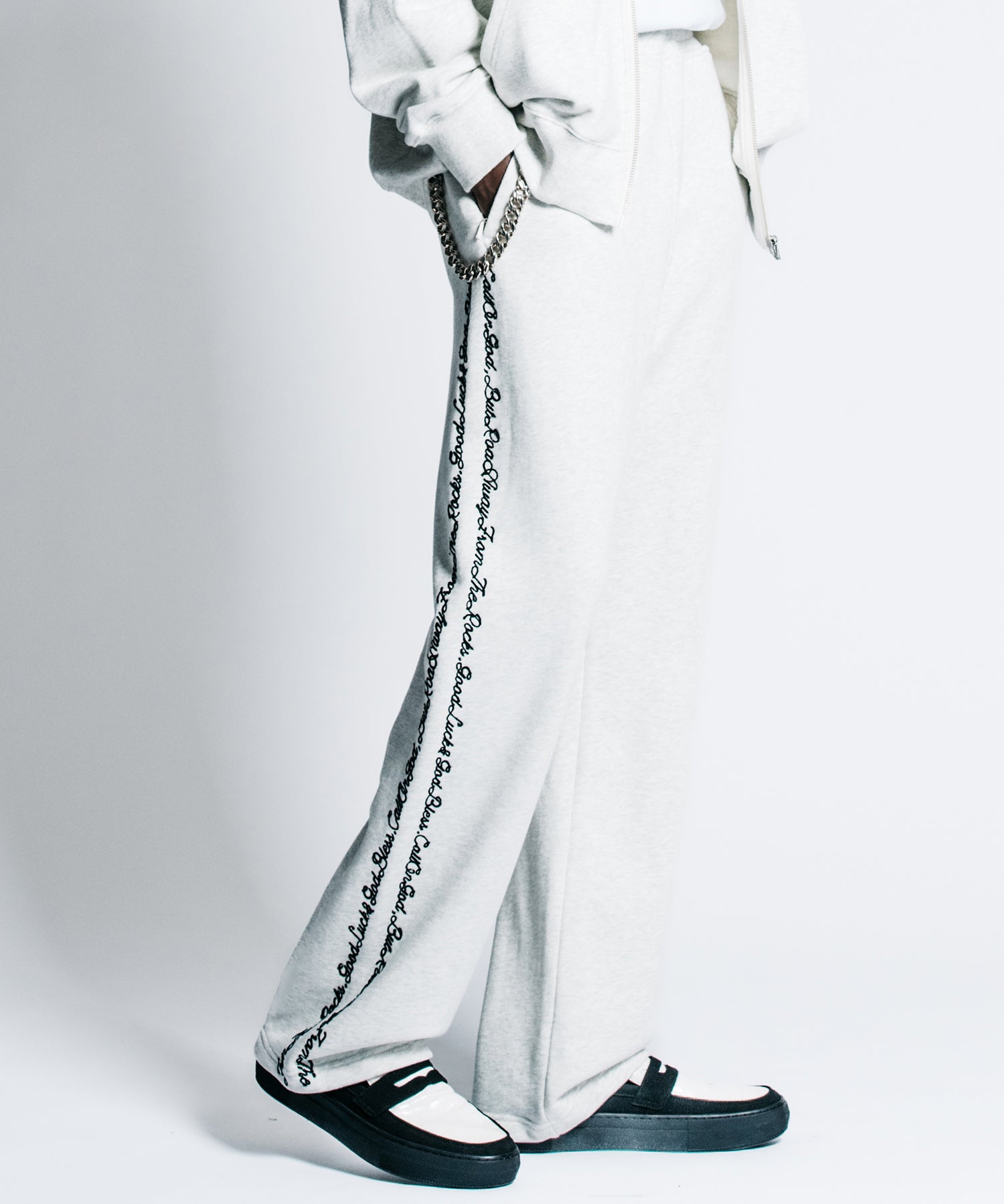 SCRIPT DOUBLE-LINE CHAIN STITCH SWEAT PANTS
