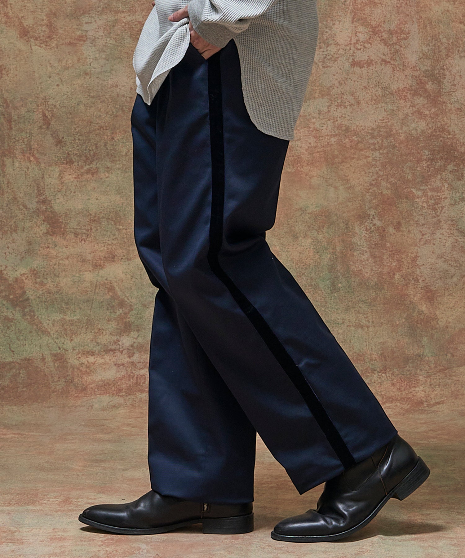 SIDE LINE WIDE PANTS