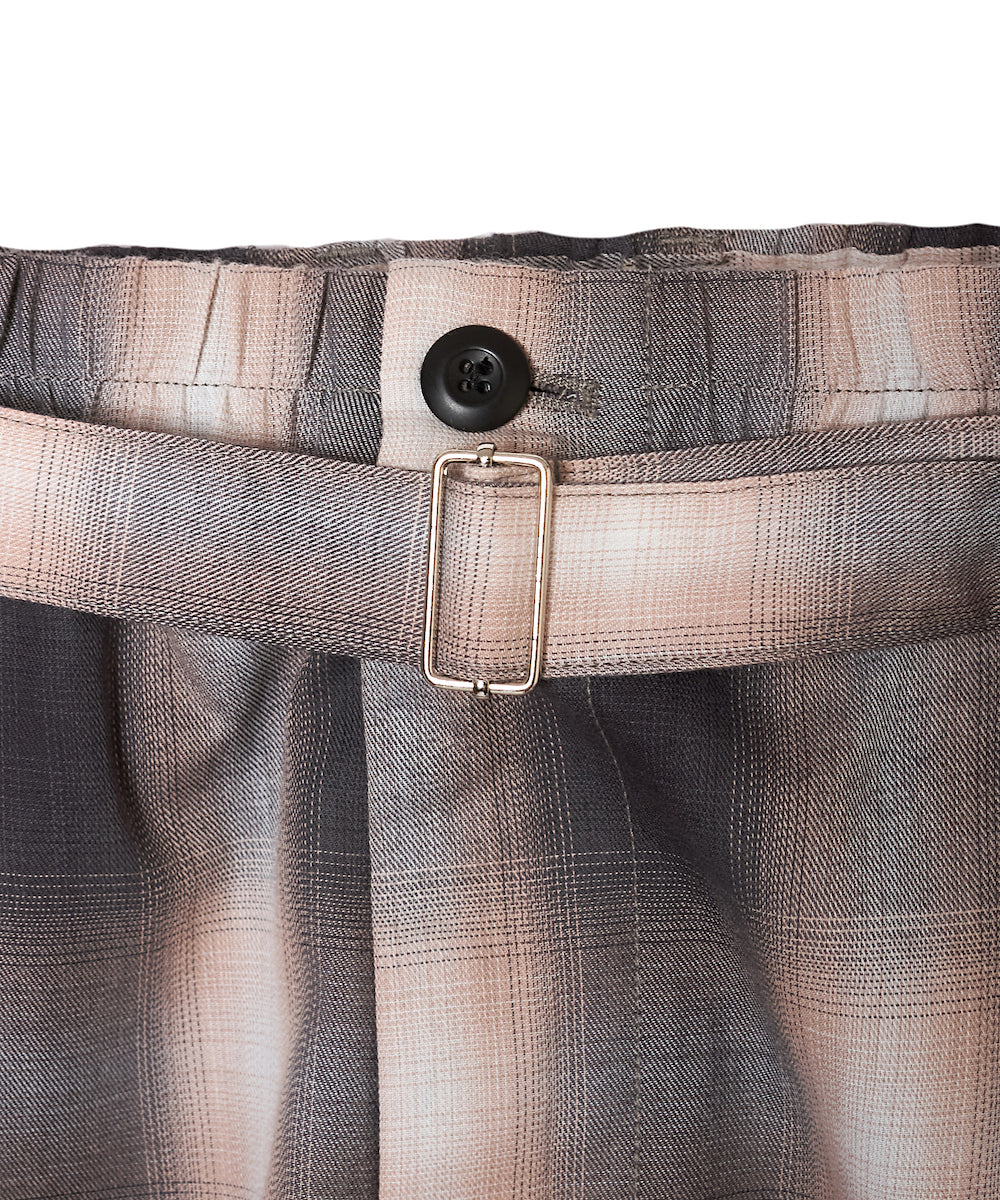 OMBRE CHECK BELTED WIDE HALF PANTS